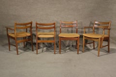 Ensemble de six chaises de salle à manger du milieu du siècle dernier