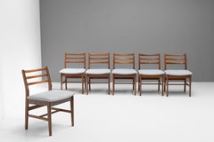 Juego de seis sillas de comedor de mediados de siglo