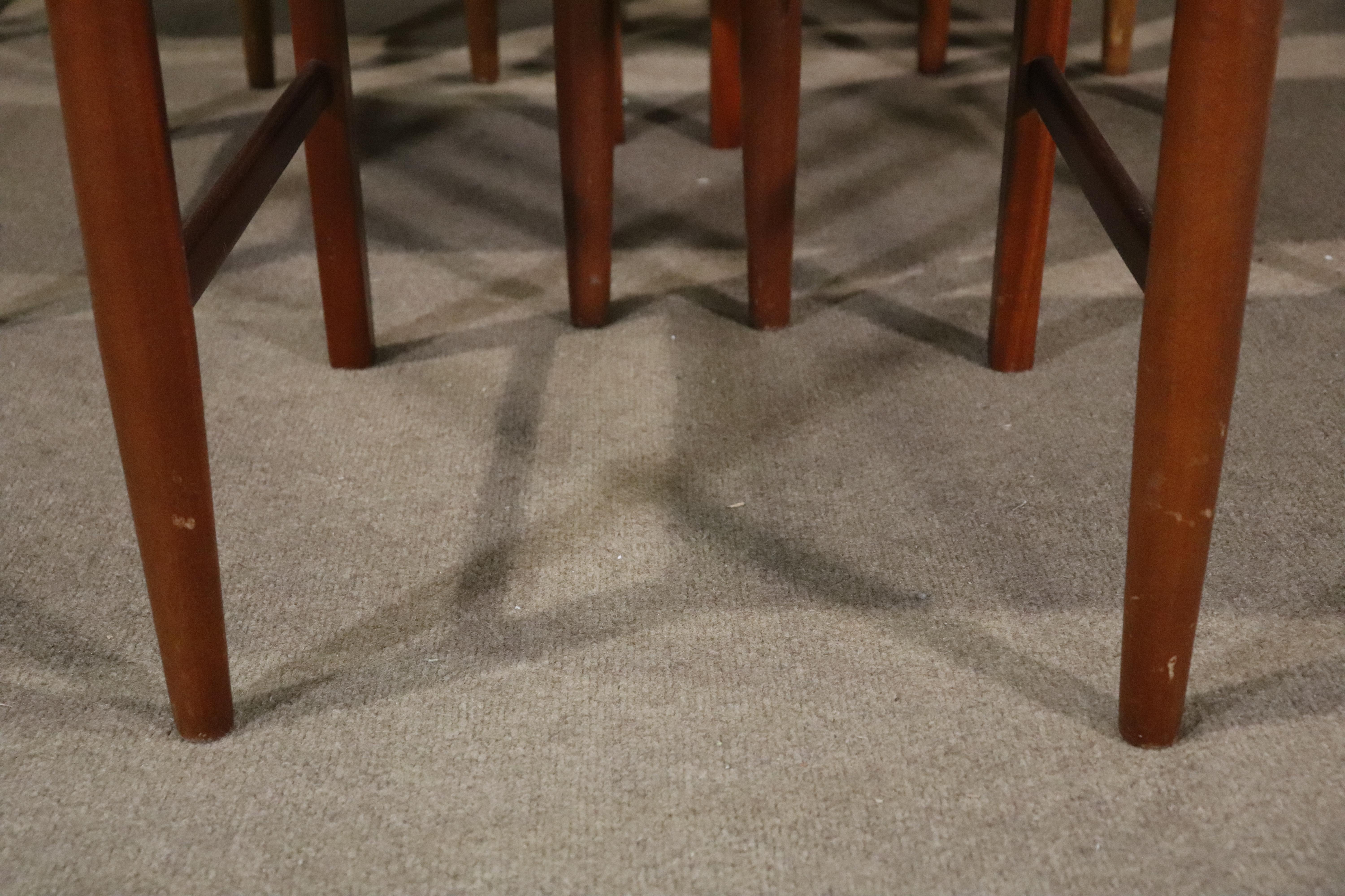 Mid-Century Modern Set of Six Mid-Century Dining Chairs For Sale