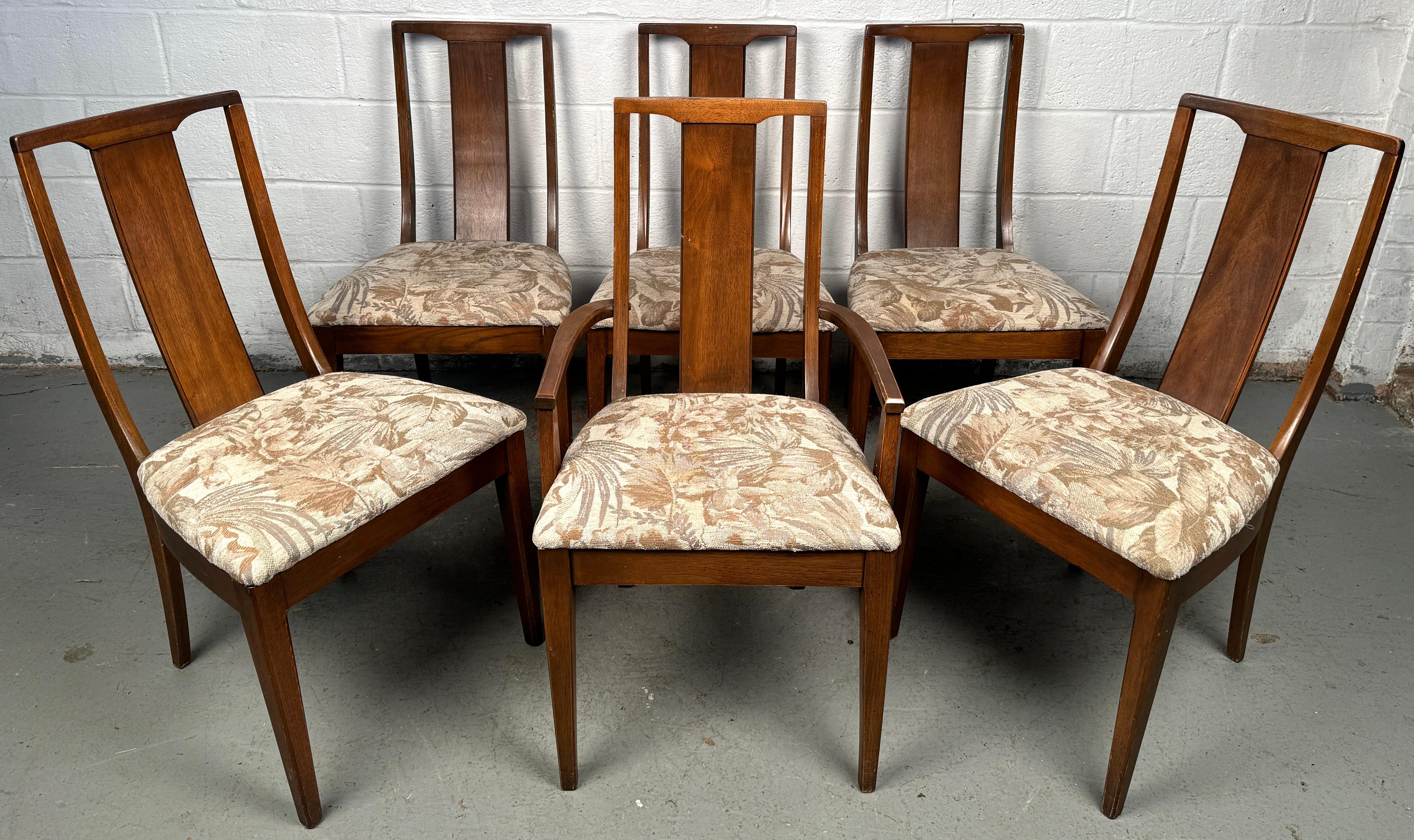 Mid-Century Modern Set of Six Mid-Century Dining Chairs For Sale
