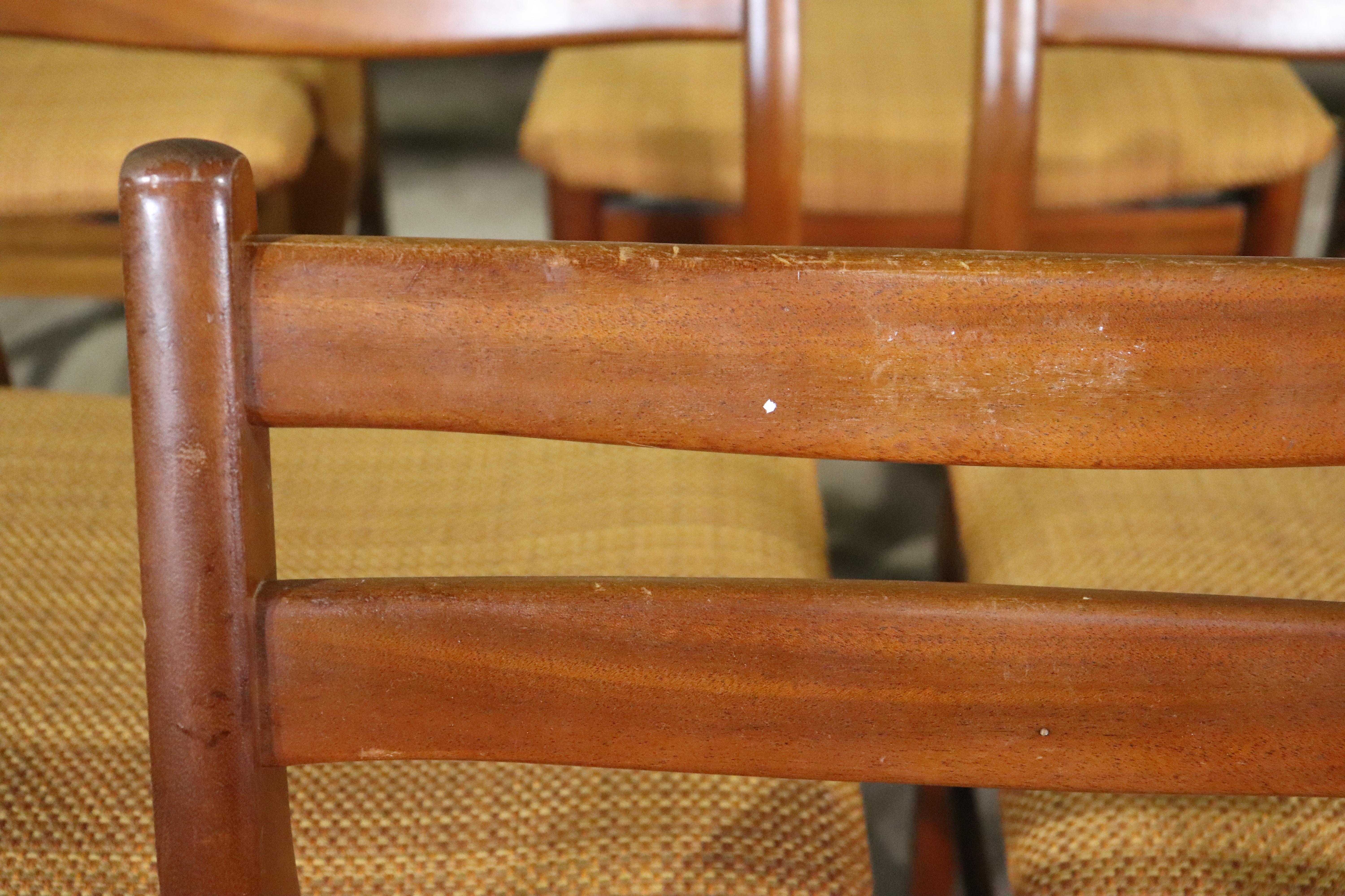 Set of Six Mid-Century Dining Chairs In Good Condition For Sale In Brooklyn, NY