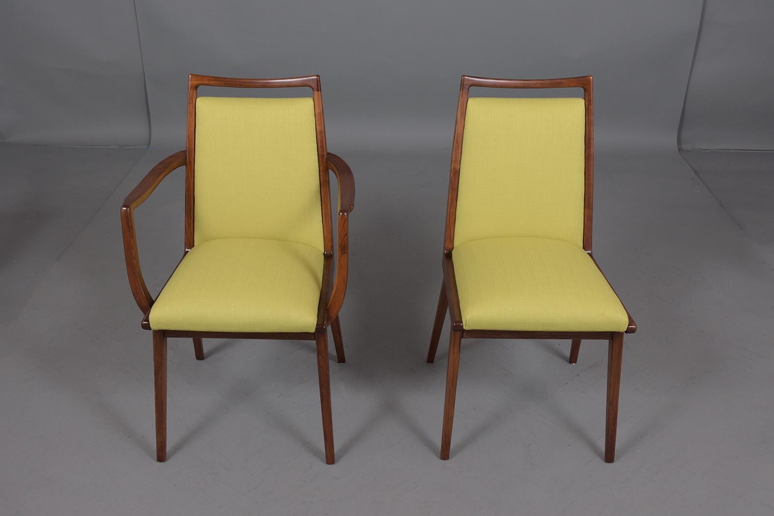 Sculpté Ensemble de chaises de salle à manger jaune du milieu du siècle dernier