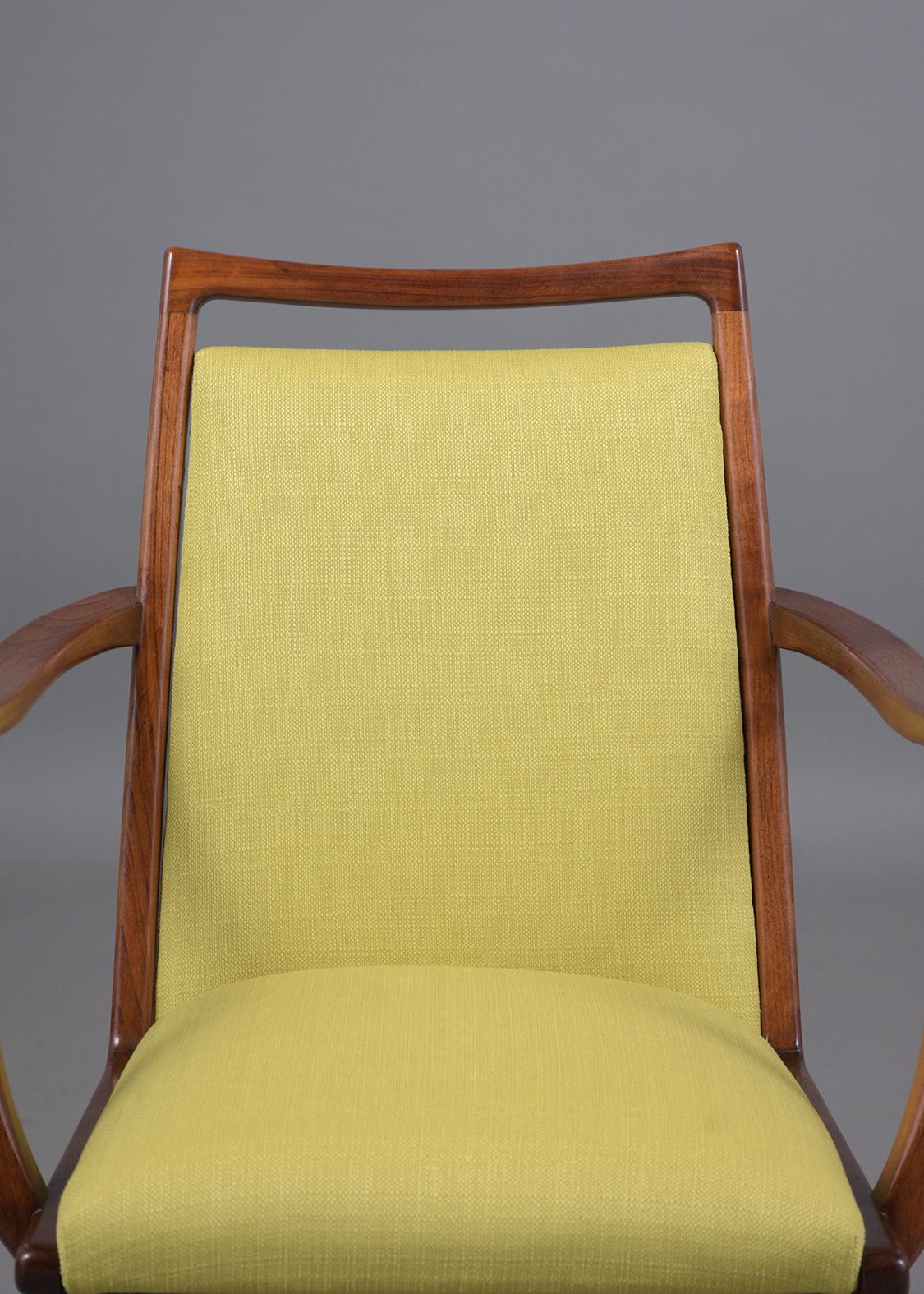 Ensemble de chaises de salle à manger jaune du milieu du siècle dernier Bon état à Los Angeles, CA
