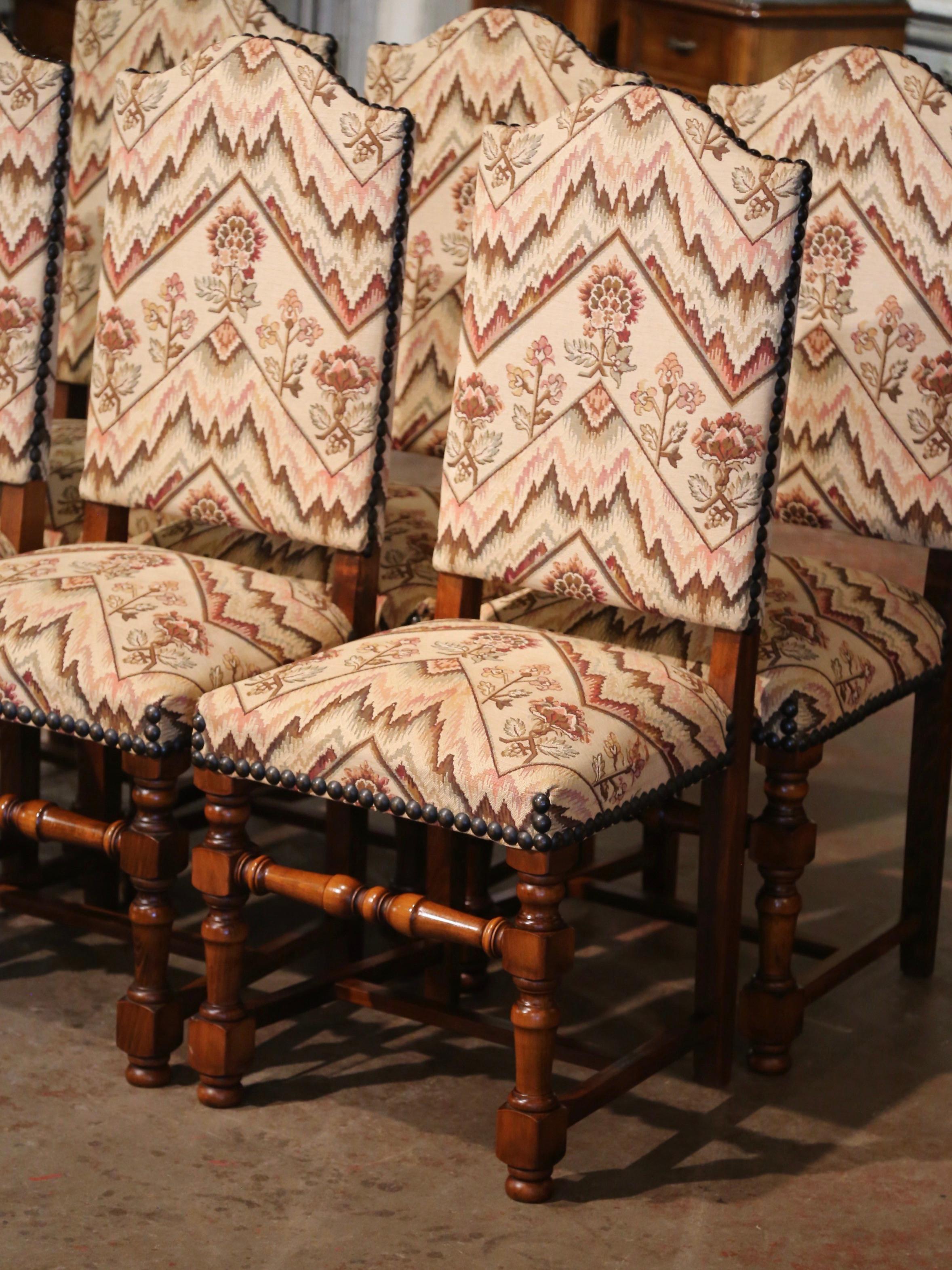 Hand-Carved Set of Six Mid-Century French Louis XIII Carved Walnut Turned Legs Side Chairs 