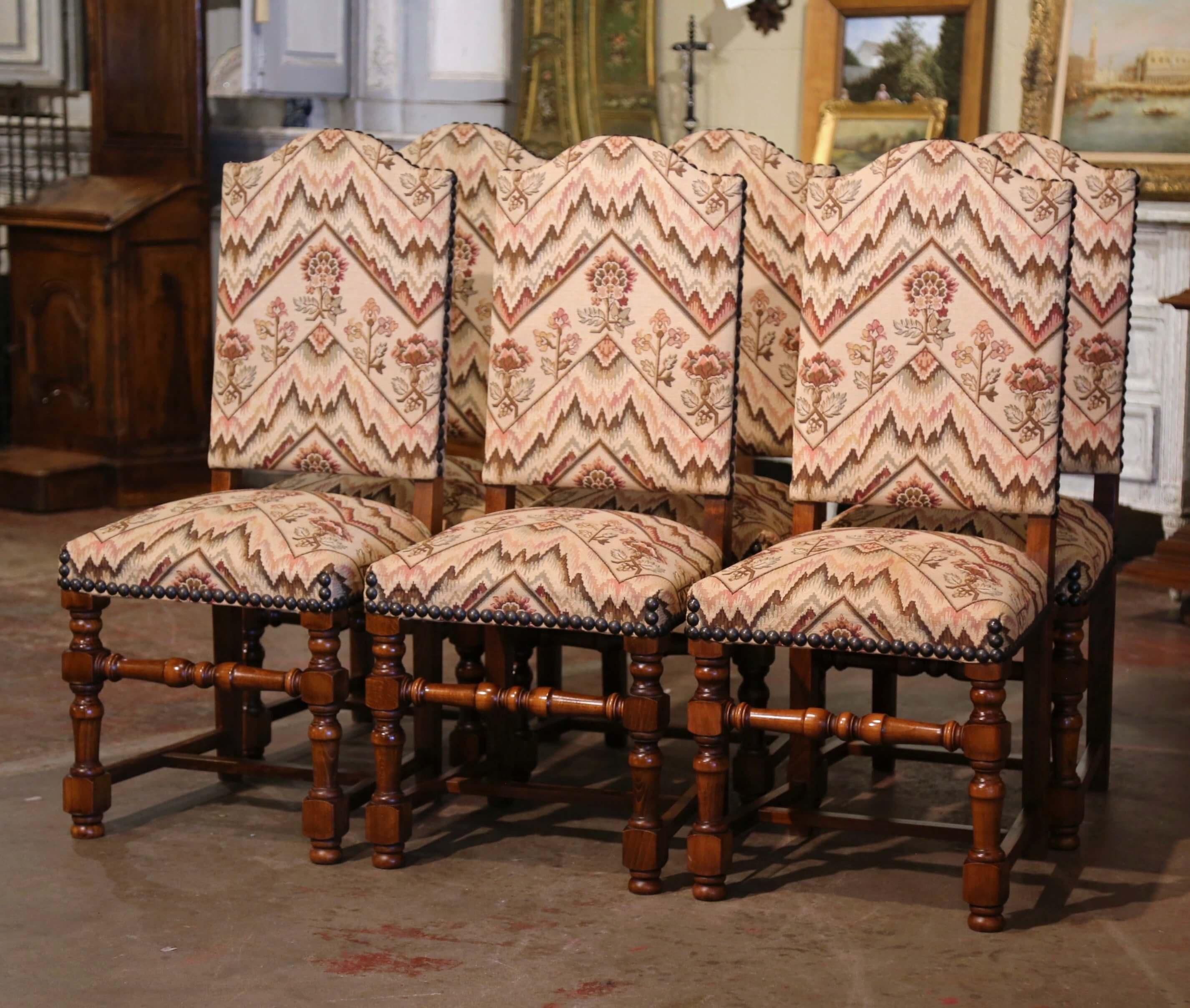 Hand-Carved Set of Six Mid-Century French Louis XIII Carved Walnut Turned Legs Side Chairs  For Sale