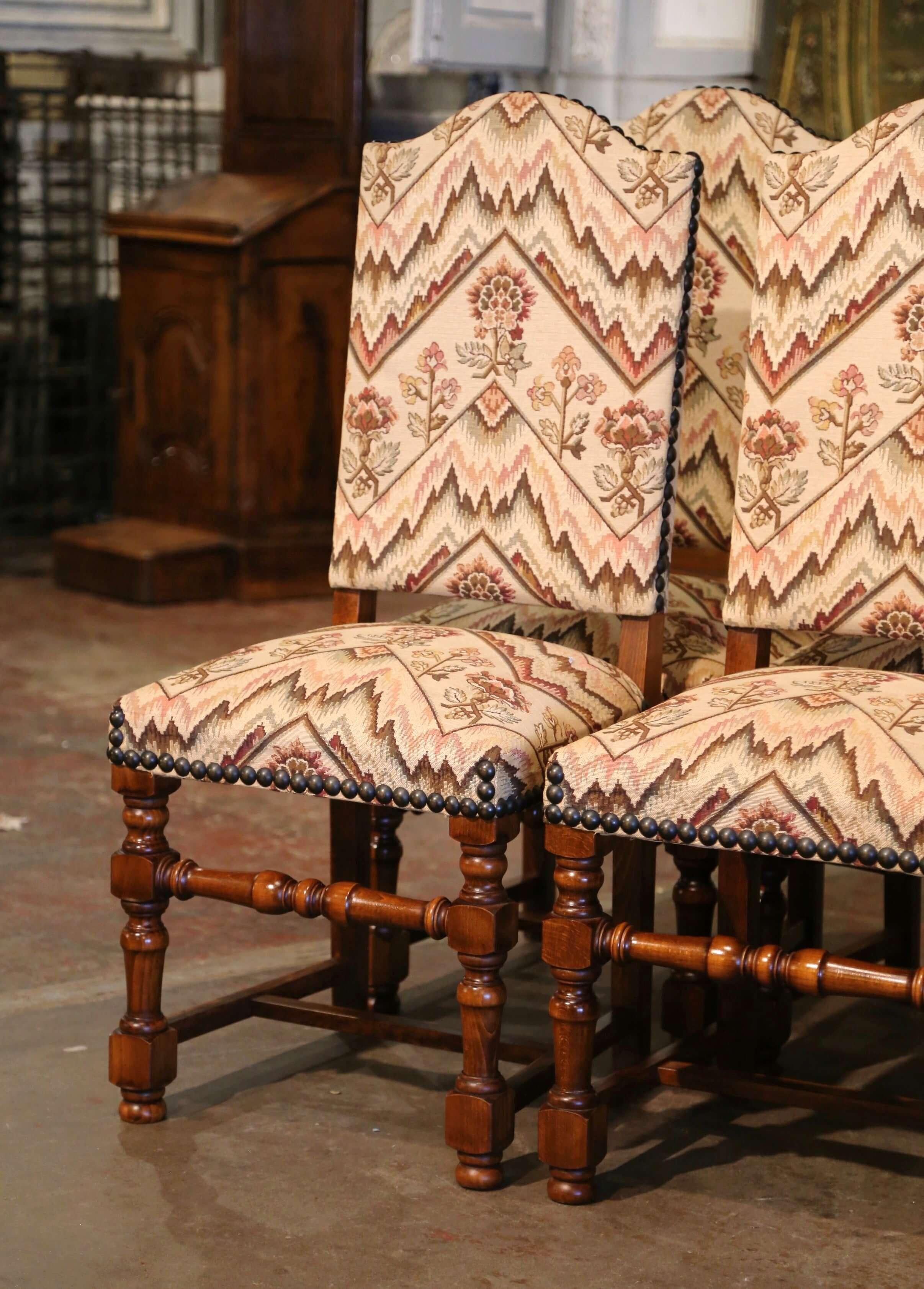 Set of Six Mid-Century French Louis XIII Carved Walnut Turned Legs Side Chairs  For Sale 1