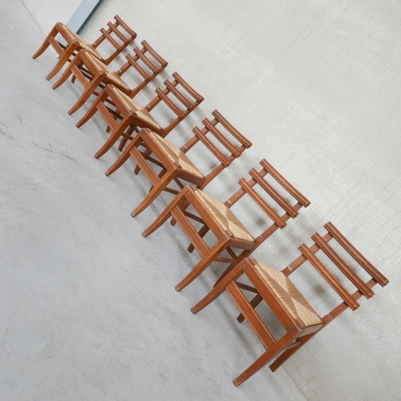 Set of Six Midcentury French Oak Dining Chairs '6' In Good Condition For Sale In London, GB