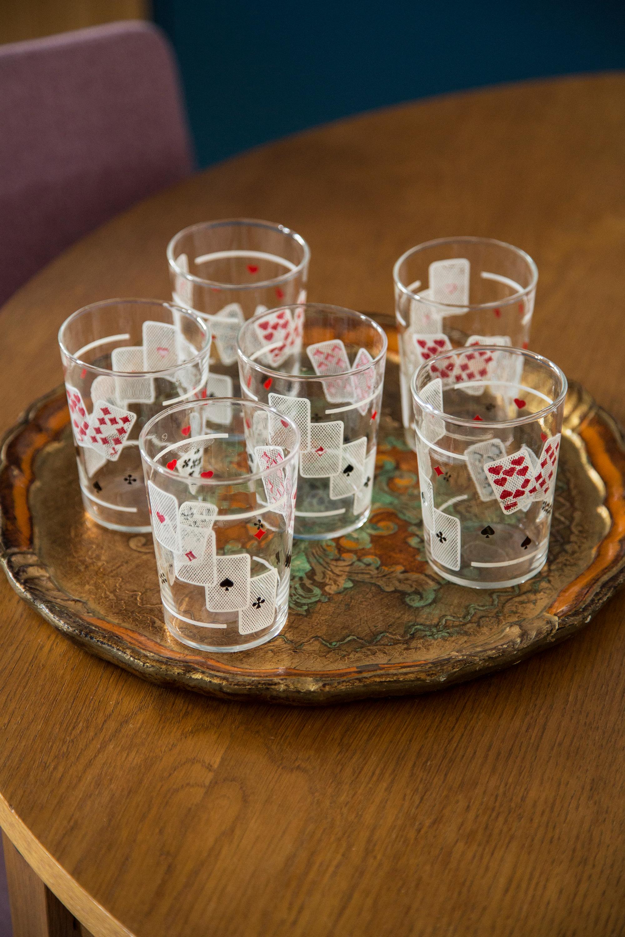 A stunning set of card painted glasses with geometric design, made by one of the many glass manufacturers based in the region of Empoli, Italy. Would make a great addition to any collection! Very good original vintage condition. Only one unique set.