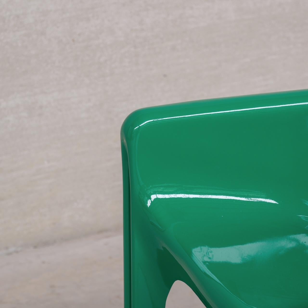 Plastique Ensemble de six chaises de salle à manger 