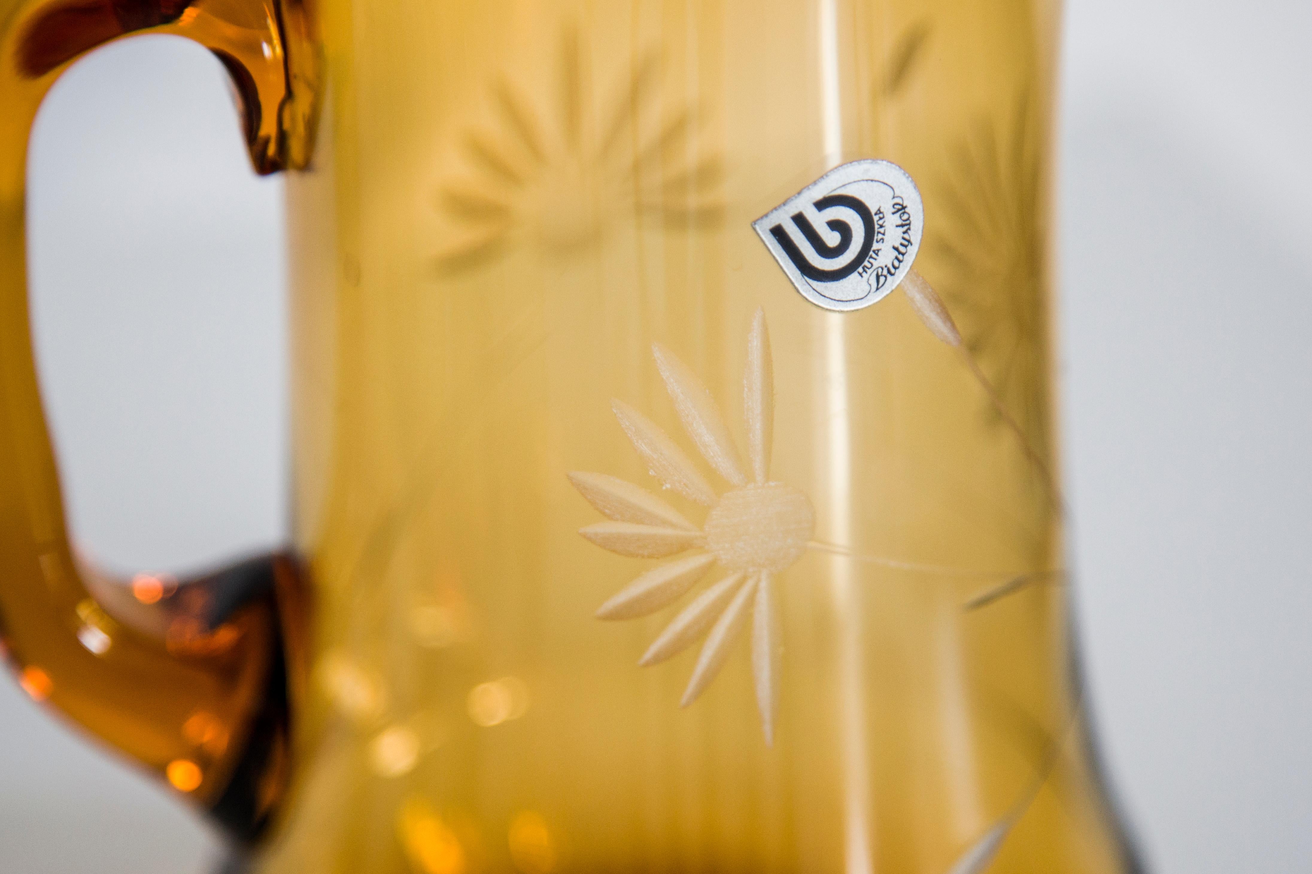 Ensemble de six verres du milieu du siècle et pot jaune, Murano, Europe, années 1960 en vente 7