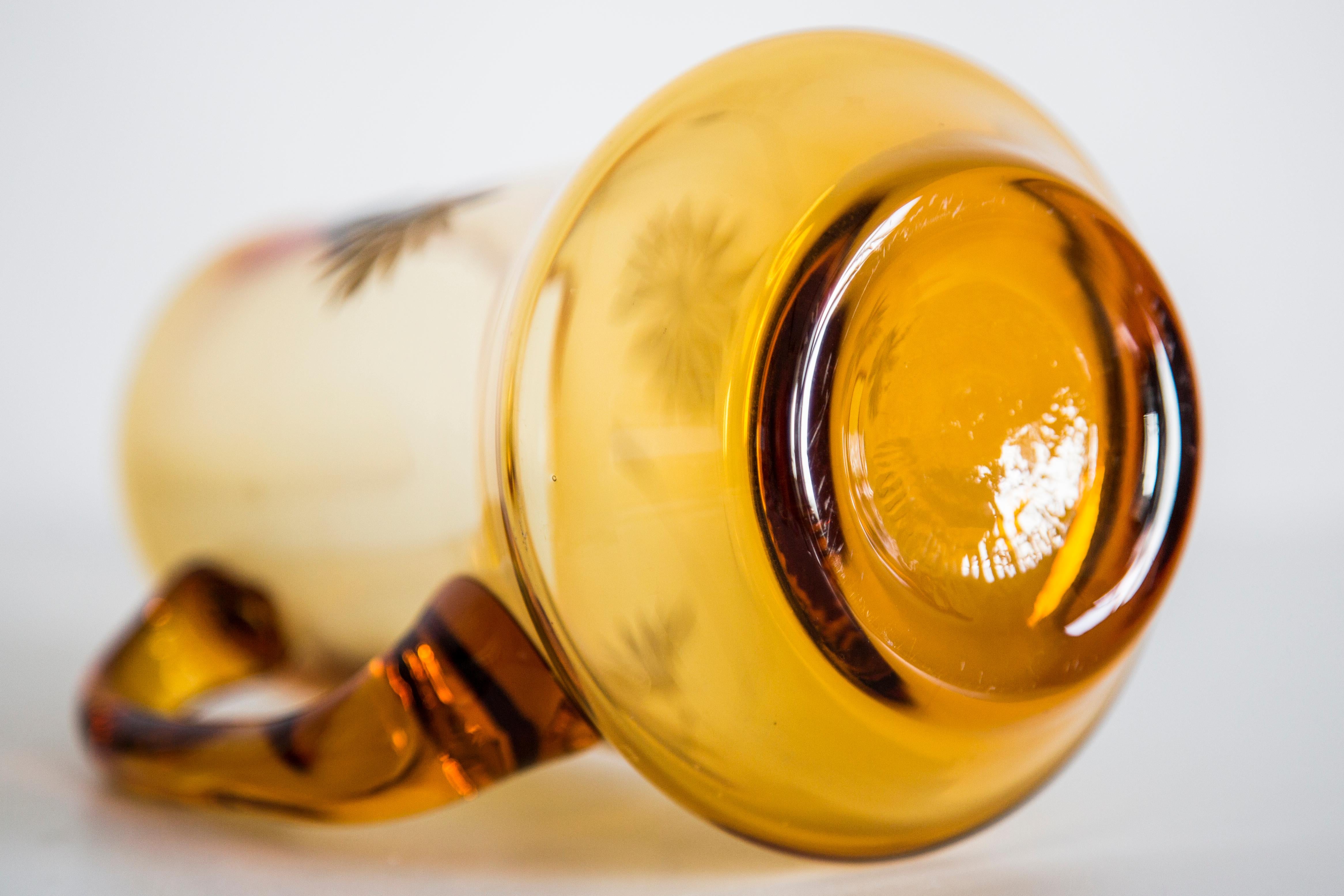 Ensemble de six verres du milieu du siècle et pot jaune, Murano, Europe, années 1960 en vente 9
