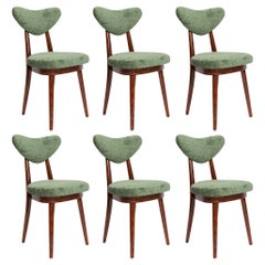 Ensemble de six chaises en forme de cœur du milieu du siècle, velours vert, bois foncé, Europe, années 1960