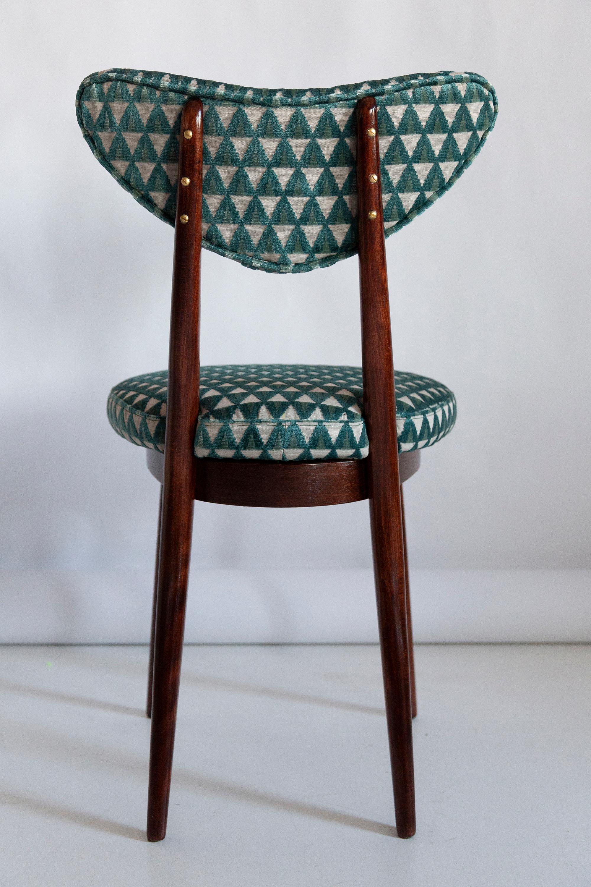 Set of Six Mid-Century Heart Chairs in Amuleto Green Velvet, Europe, 1960s For Sale 4