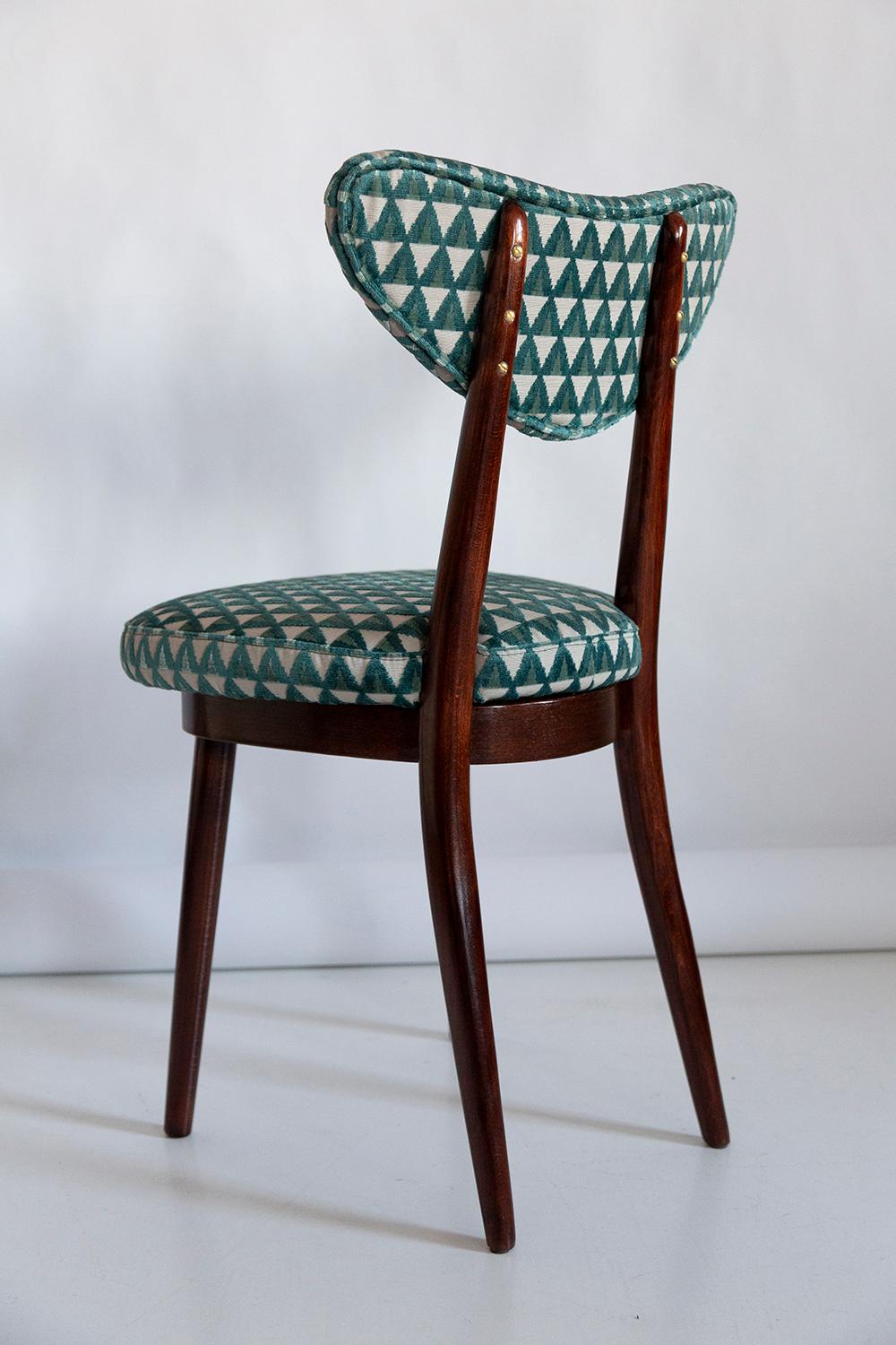 Set of Six Mid-Century Heart Chairs in Amuleto Green Velvet, Europe, 1960s For Sale 5