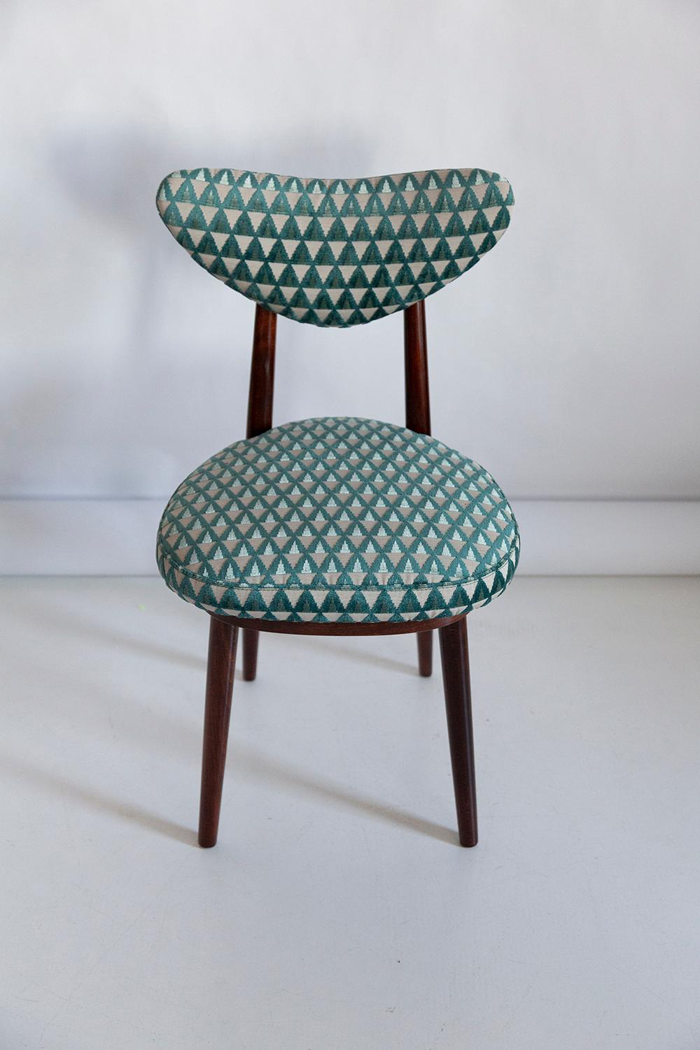 Set of Six Mid-Century Heart Chairs in Amuleto Green Velvet, Europe, 1960s For Sale 7
