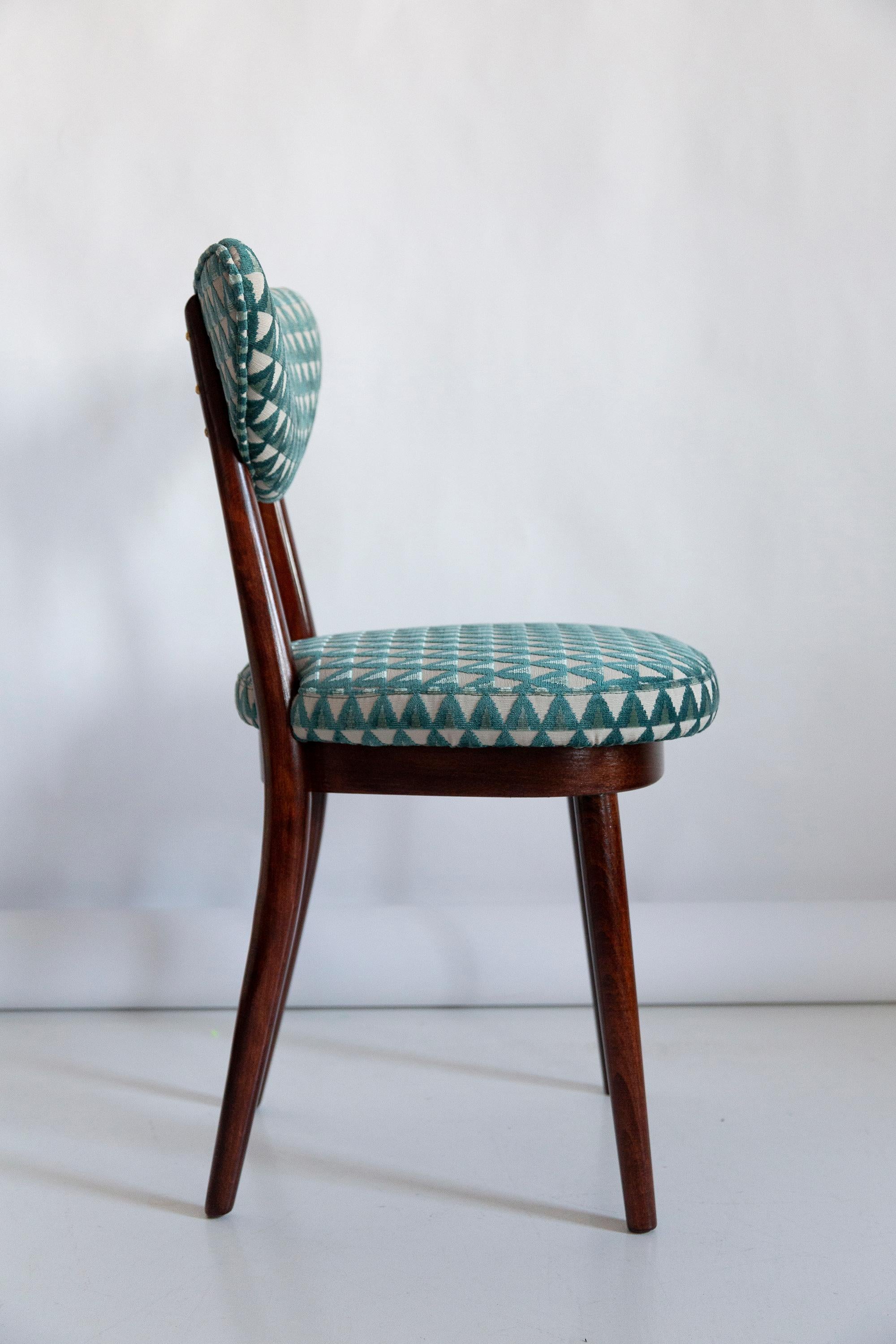 Set of Six Mid-Century Heart Chairs in Amuleto Green Velvet, Europe, 1960s For Sale 2