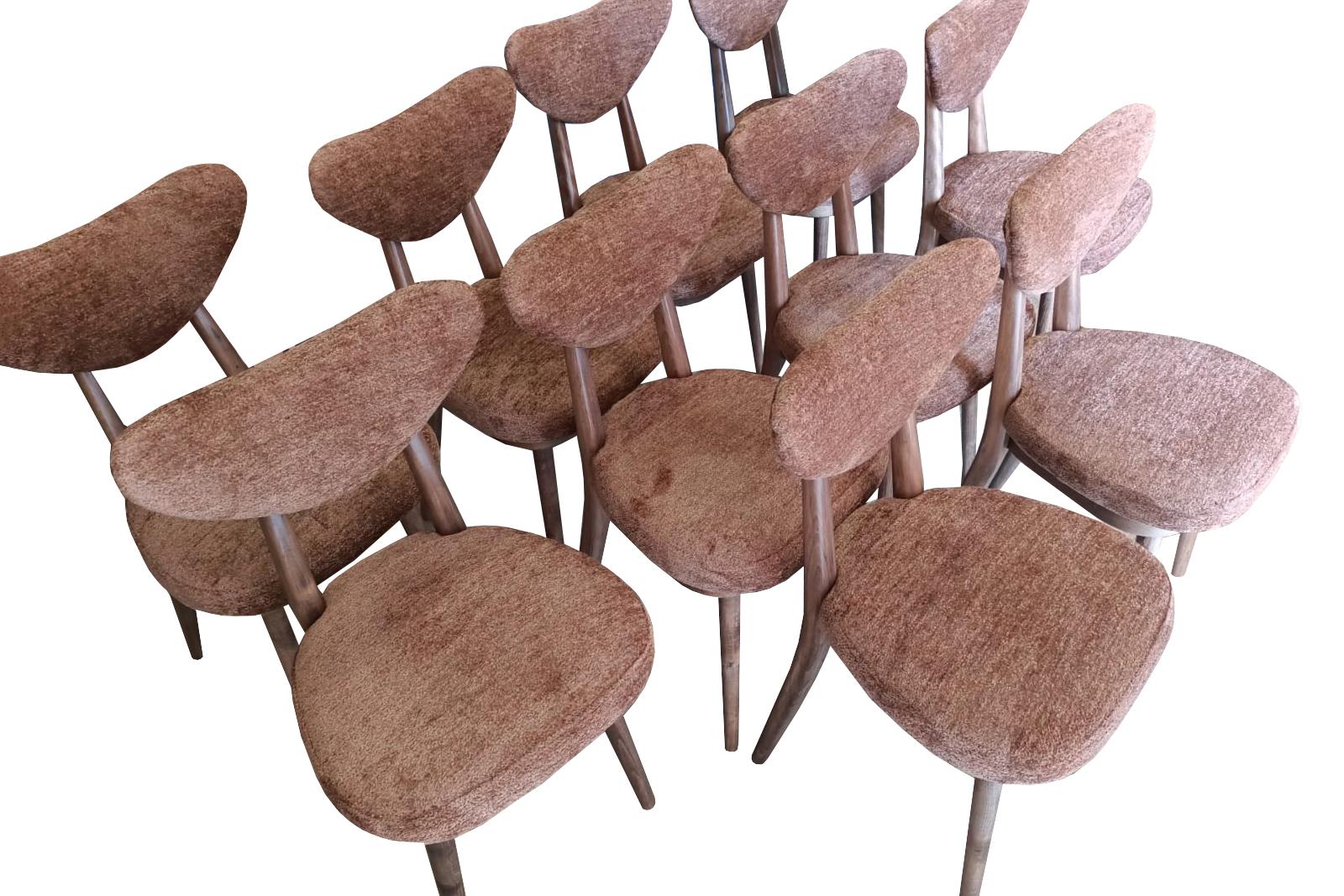 Velluto Set di sei sedie a cuore di metà secolo in velluto marrone arancione, Europa, anni '60 in vendita