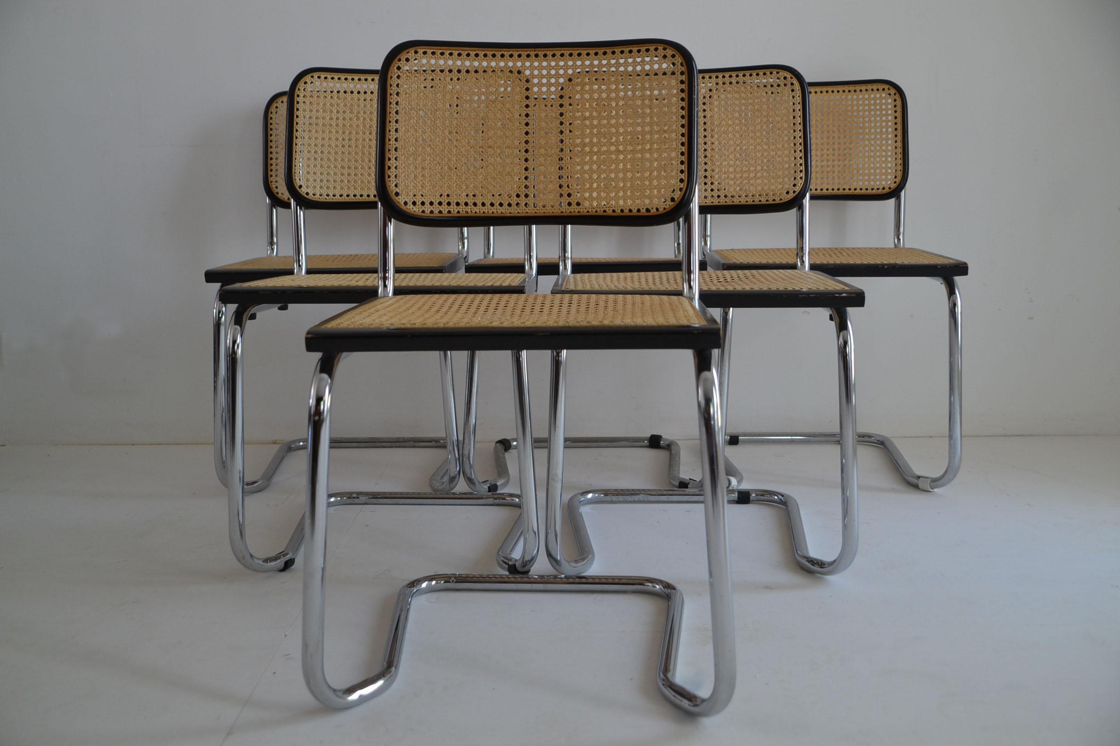 Set of six midcentury Italian Cesca Marcel Breuer B32 stackable modern chairs, 1970s.
Chrome tubular structure, beechwood frames lacquered in black and Viennese natural grid.