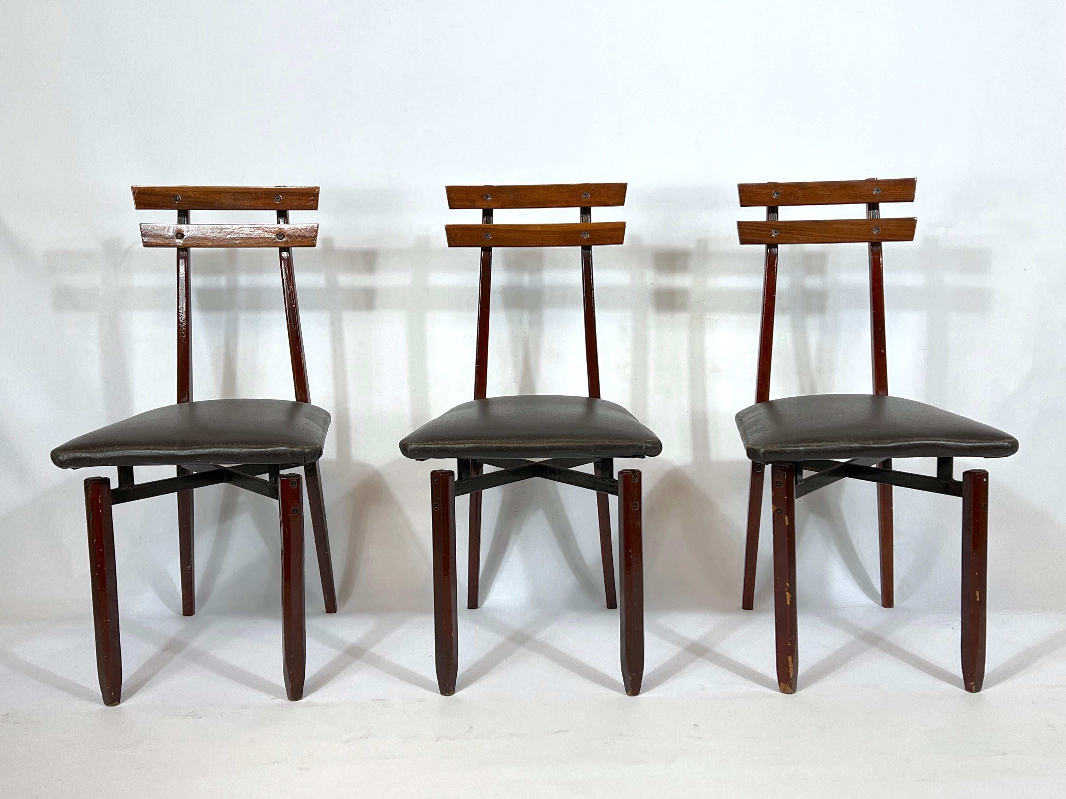 Set of Six Mid-Century Italian Wood Chairs For Sale 1