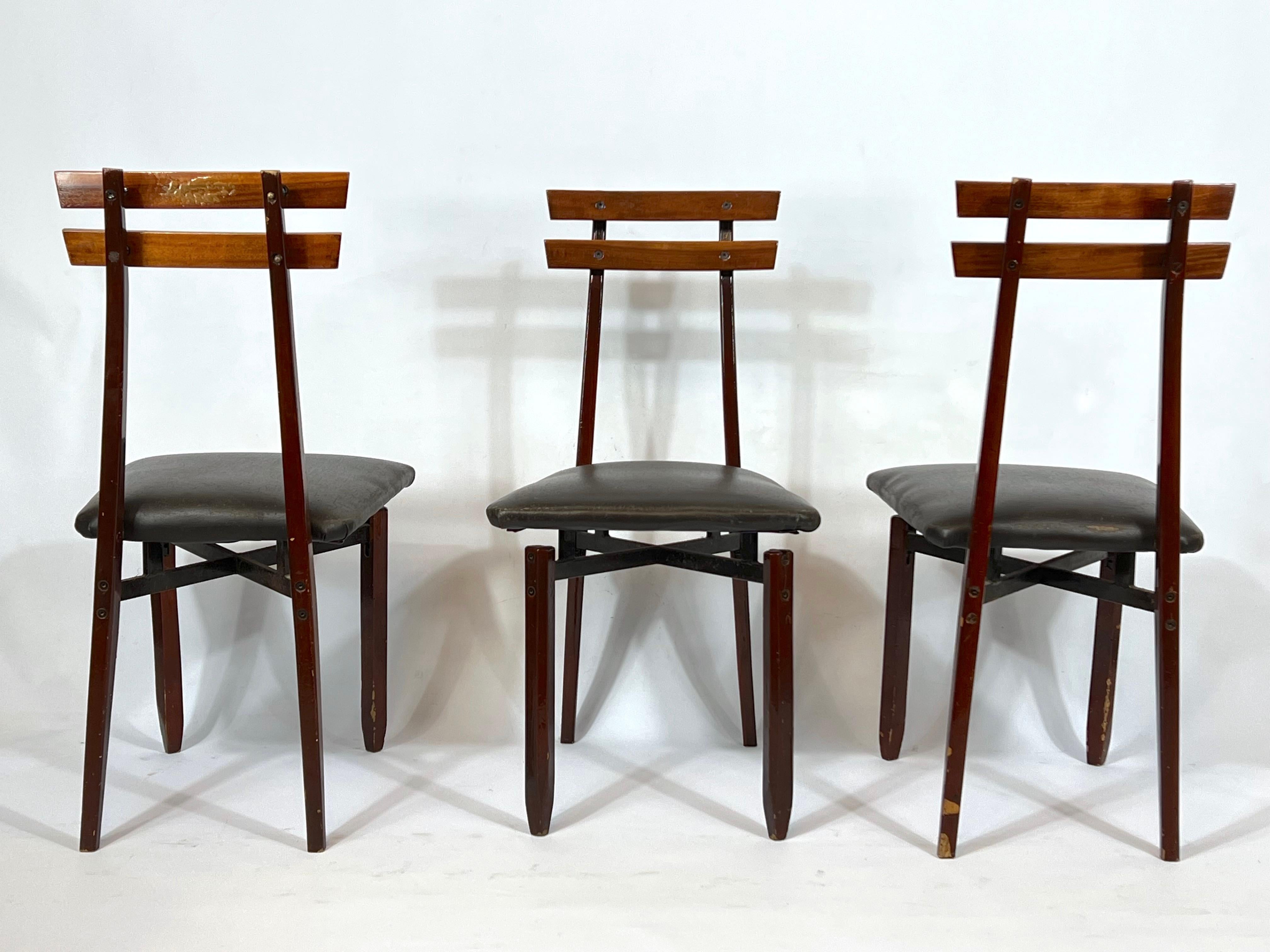 Set of Six Mid-Century Italian Wood Chairs For Sale 3