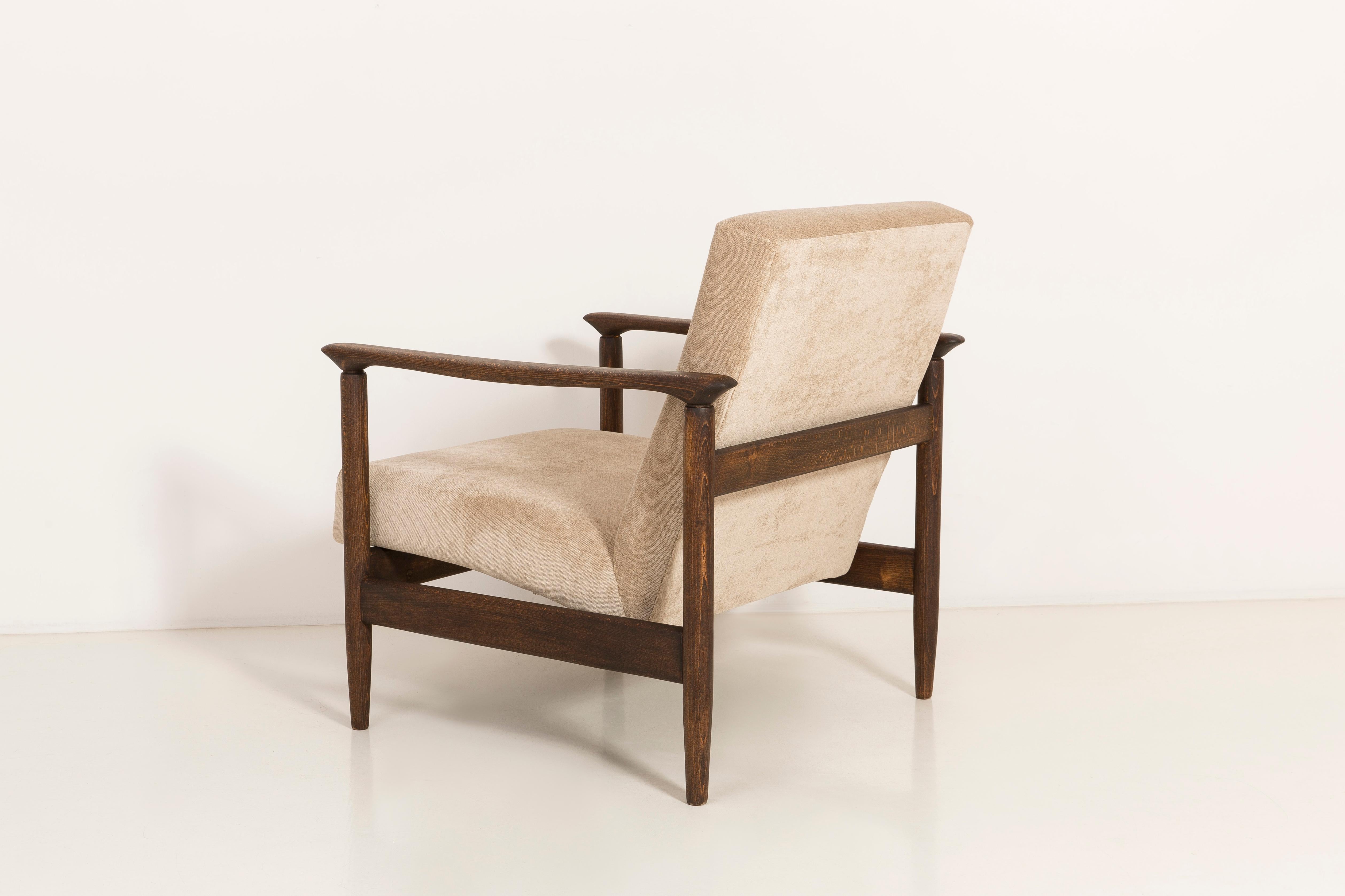 Ensemble de six fauteuils beige de style moderne du milieu du siècle:: Edmund Homa:: années 1960:: Pologne en vente 8