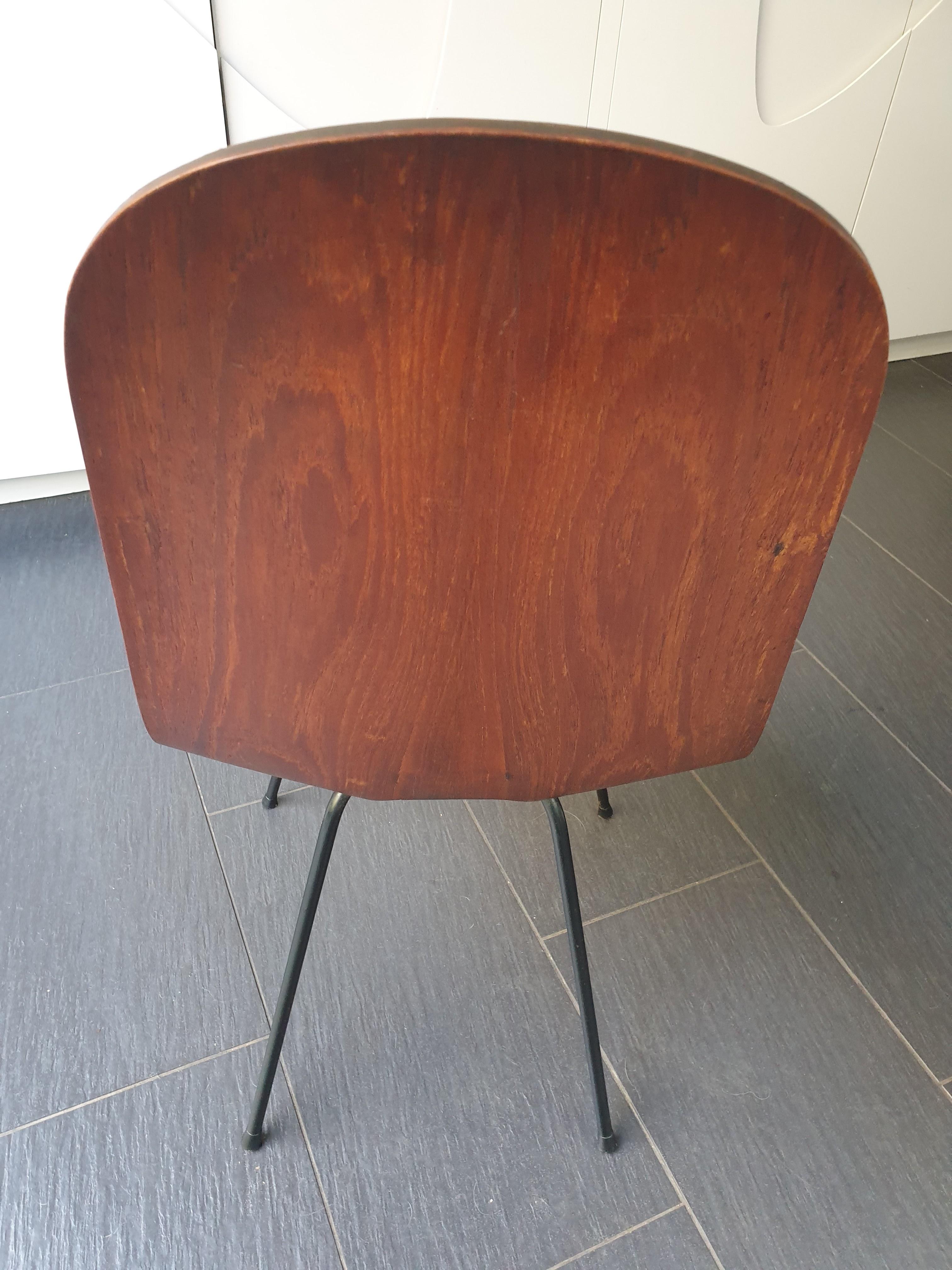 Set of Six Mid-Century Modern Chairs by  For Sale 1