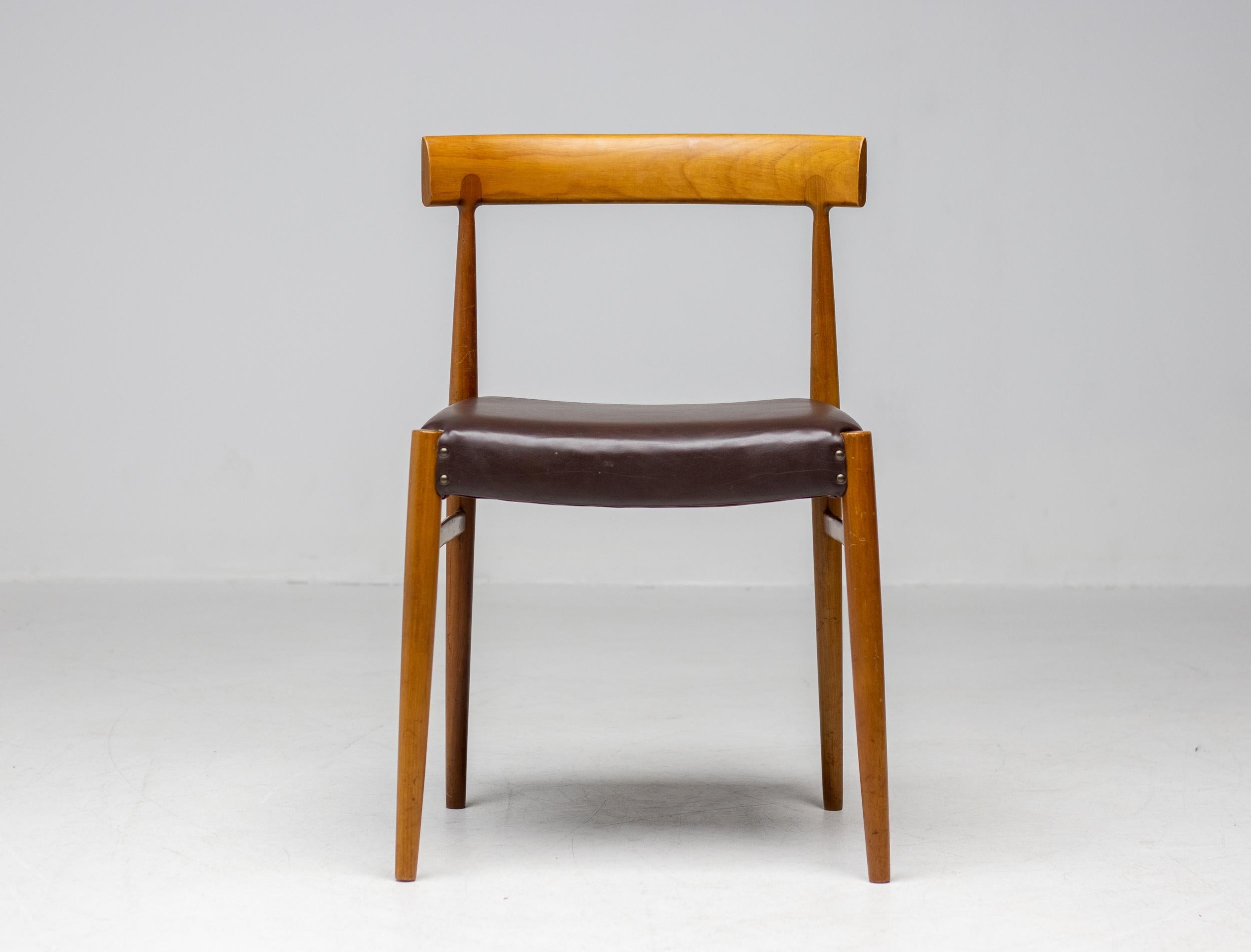 Set di sei sedie da pranzo danesi moderne del Mid Century in vendita 4