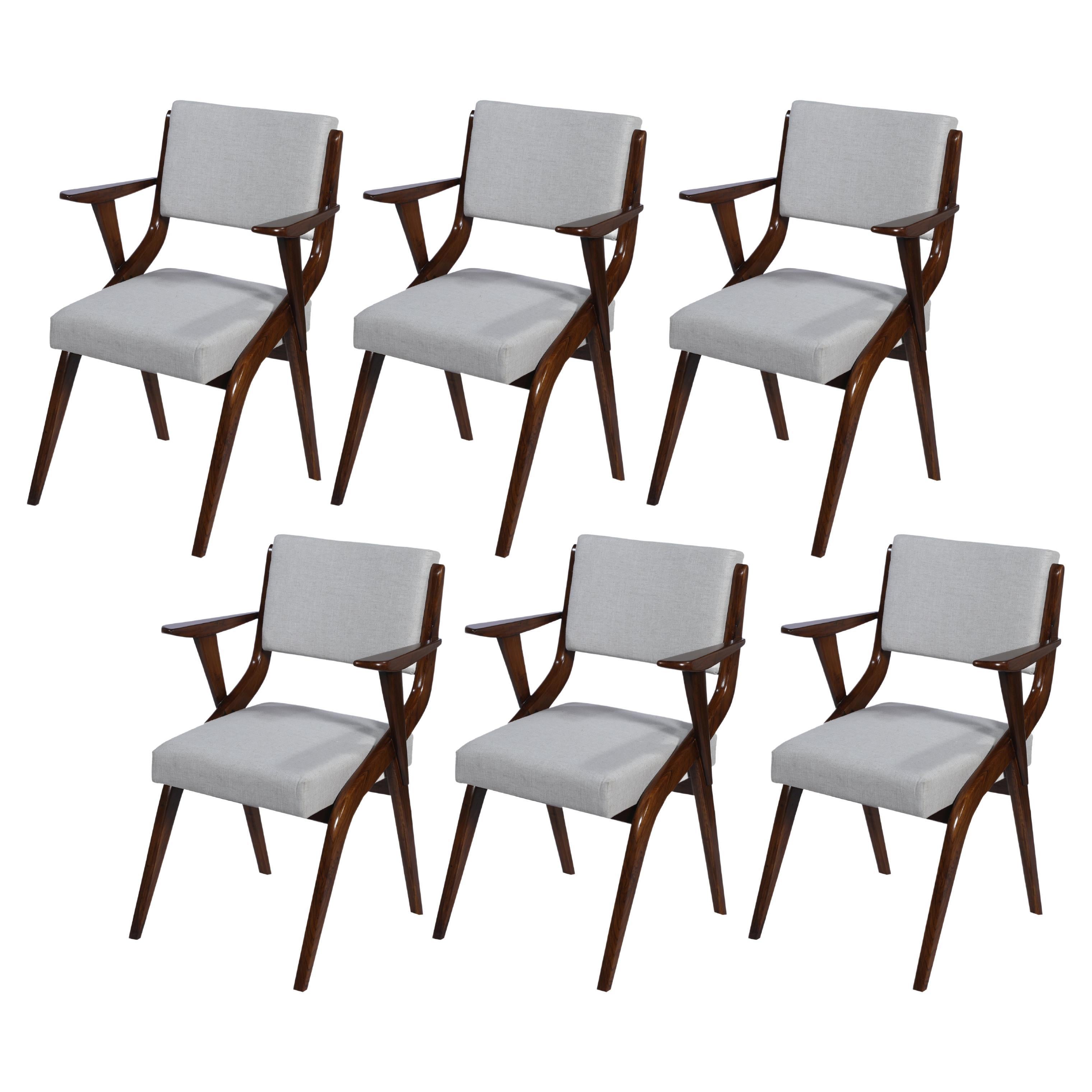 Satz von sechs modernen dänischen Teakholz-Esszimmerstühlen aus der Mitte des Jahrhunderts im Angebot