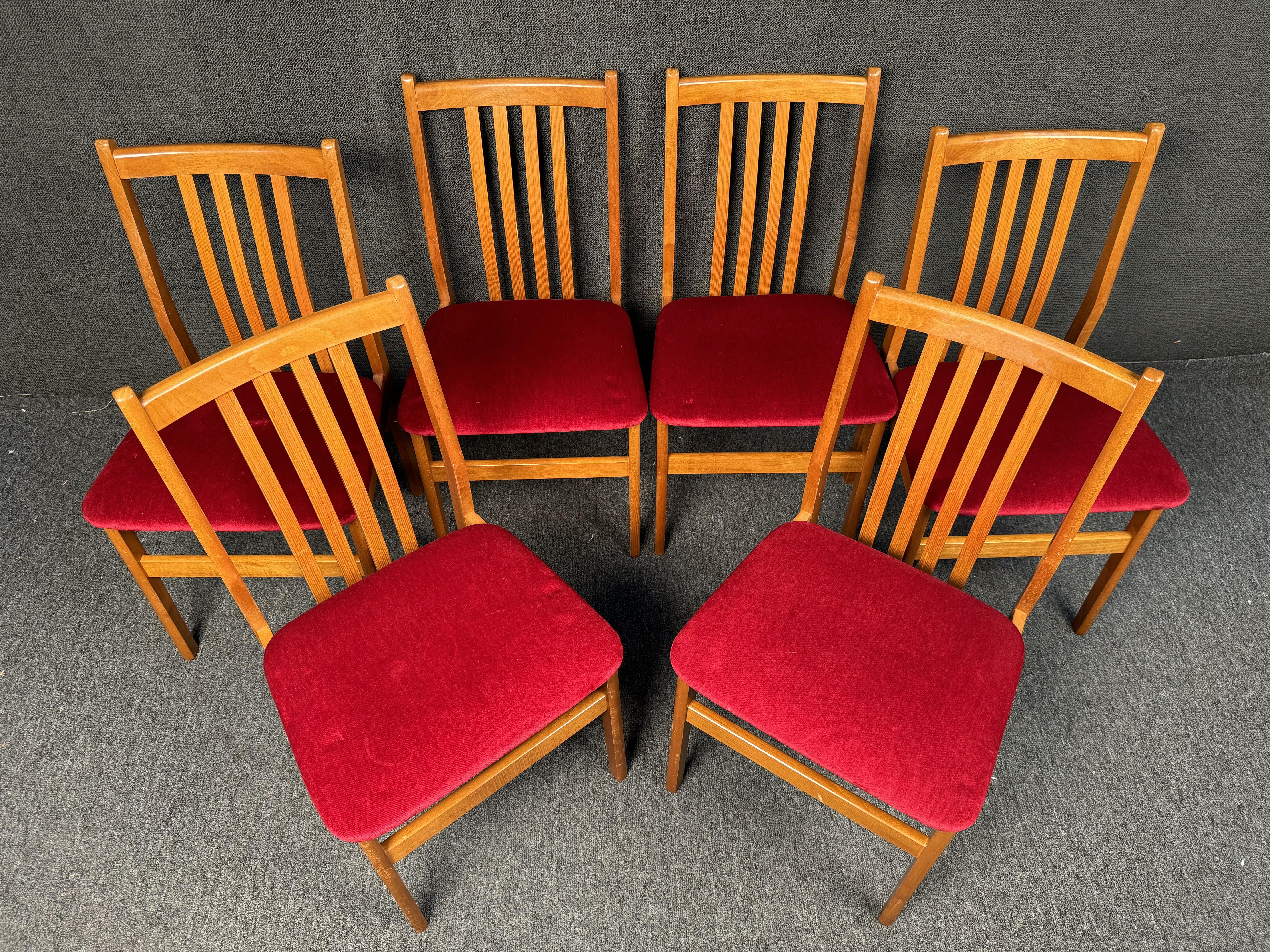 Sechser-Set Moderne Esszimmerstühle aus der Mitte des Jahrhunderts (Holz) im Angebot
