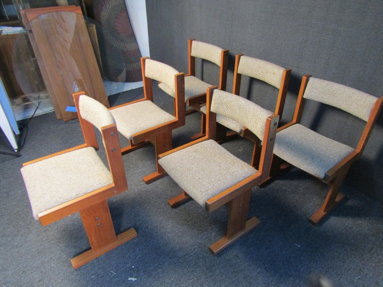 Set of Six Mid-Century Modern Dining Chairs For Sale 3