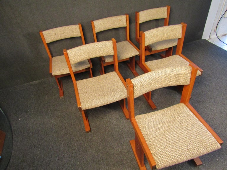 Set of Six Mid-Century Modern Dining Chairs For Sale 4