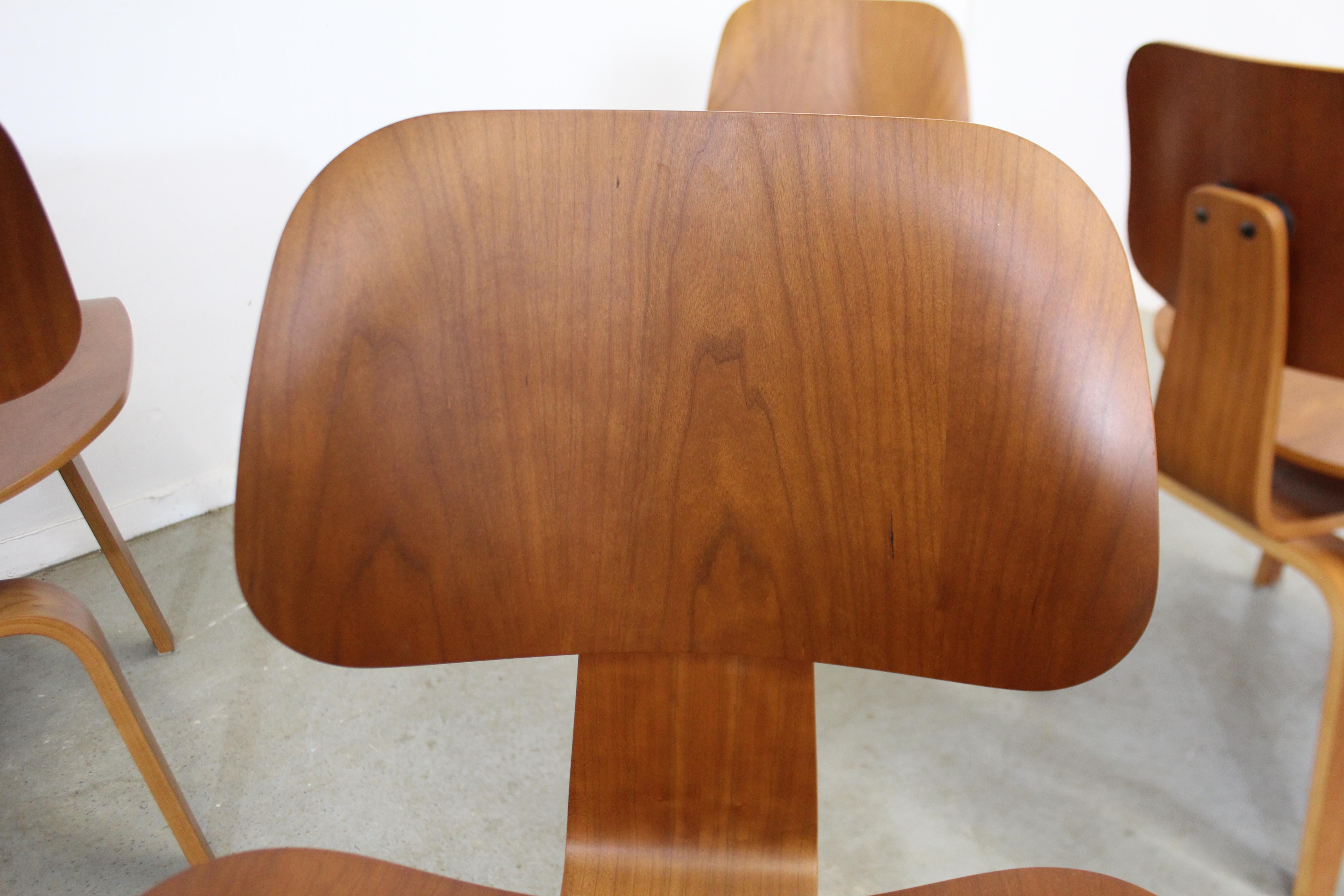 Set of Six Mid-Century Modern Eames Herman Miller Molded Plywood Dining Chairs 6