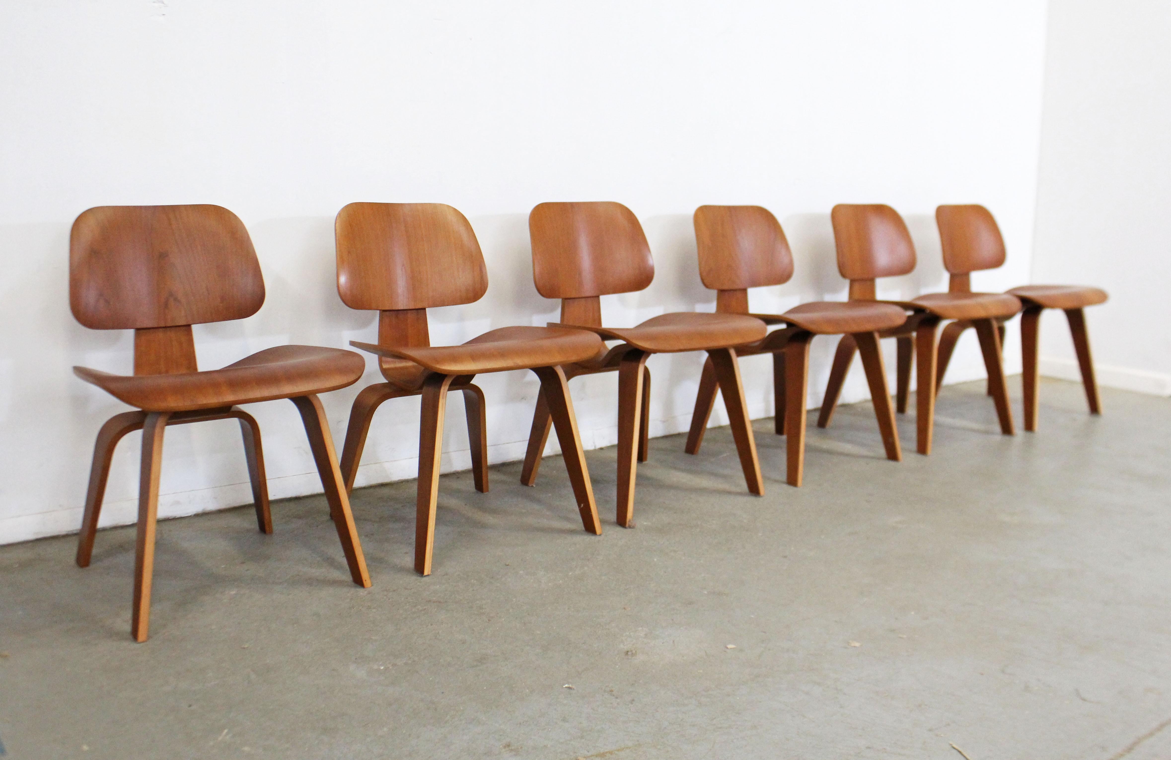American Set of Six Mid-Century Modern Eames Herman Miller Molded Plywood Dining Chairs