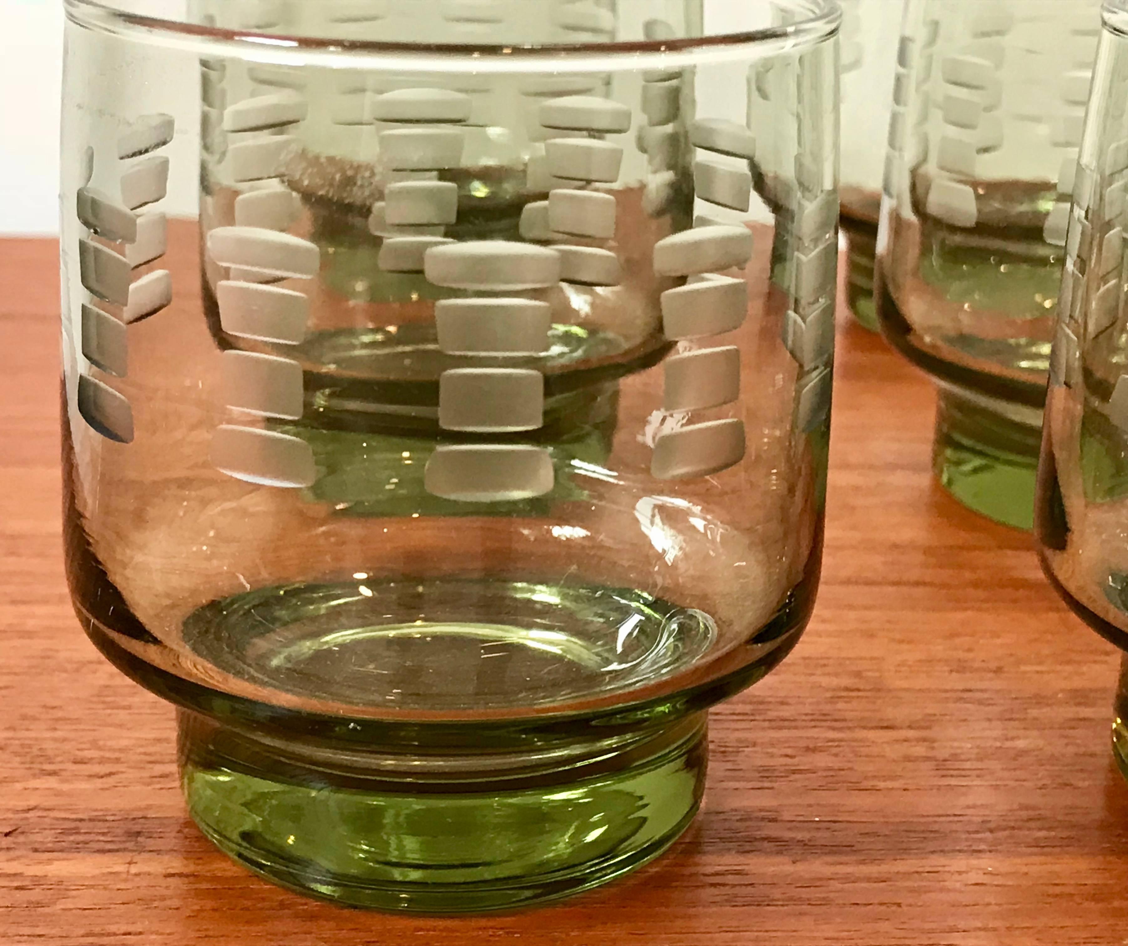 Set of Six Mid-Century Modern Etched Green Cocktail Glasses, 1960s In Excellent Condition In Bedford Hills, NY