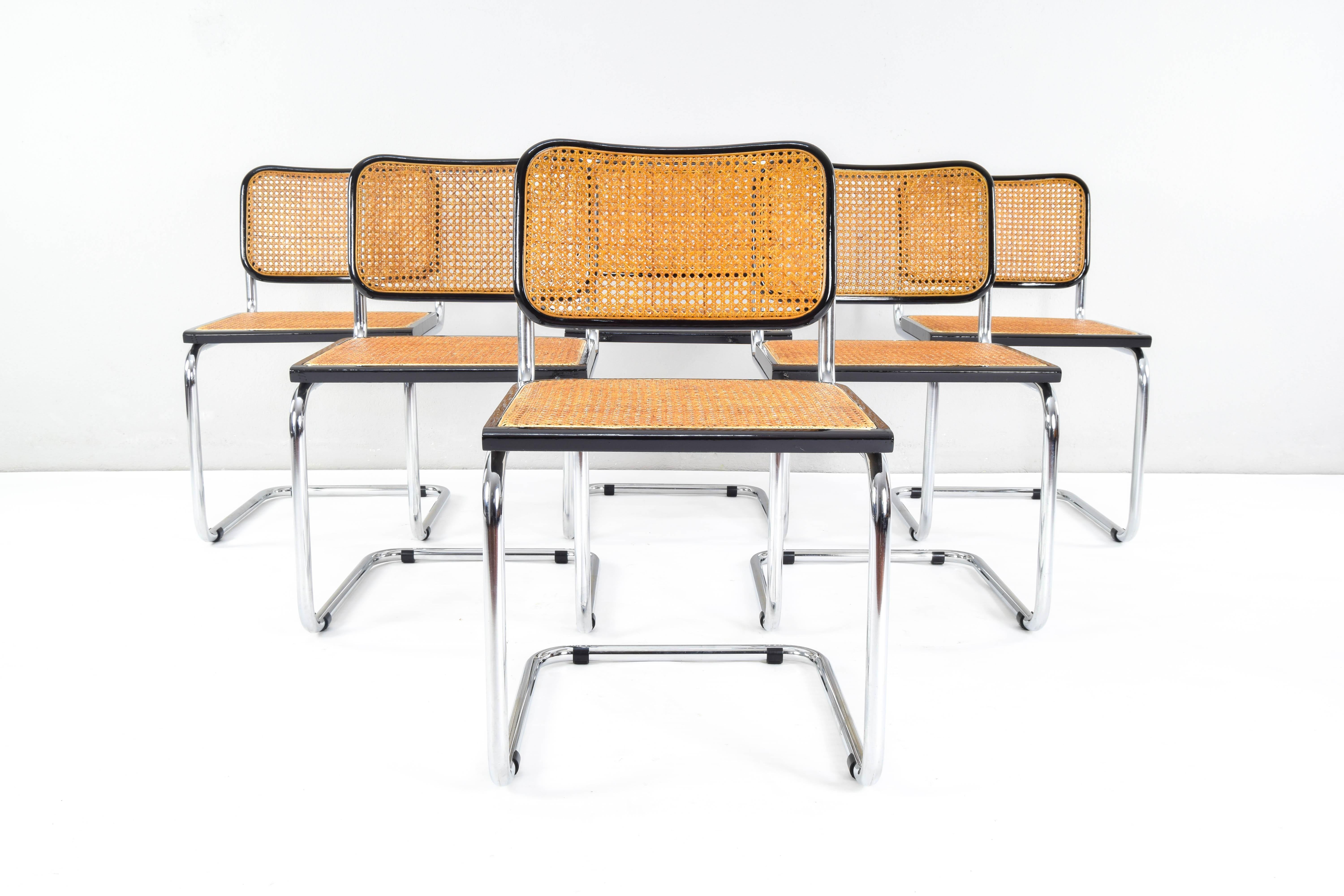 Set of six Cesca chairs, model B32, made in Italy in the 1970s. 

Chromed steel structures in very good condition. Black lacquered beech wood frames and natural Viennese grille. The grids of the six seats have been put to new.

Very good general