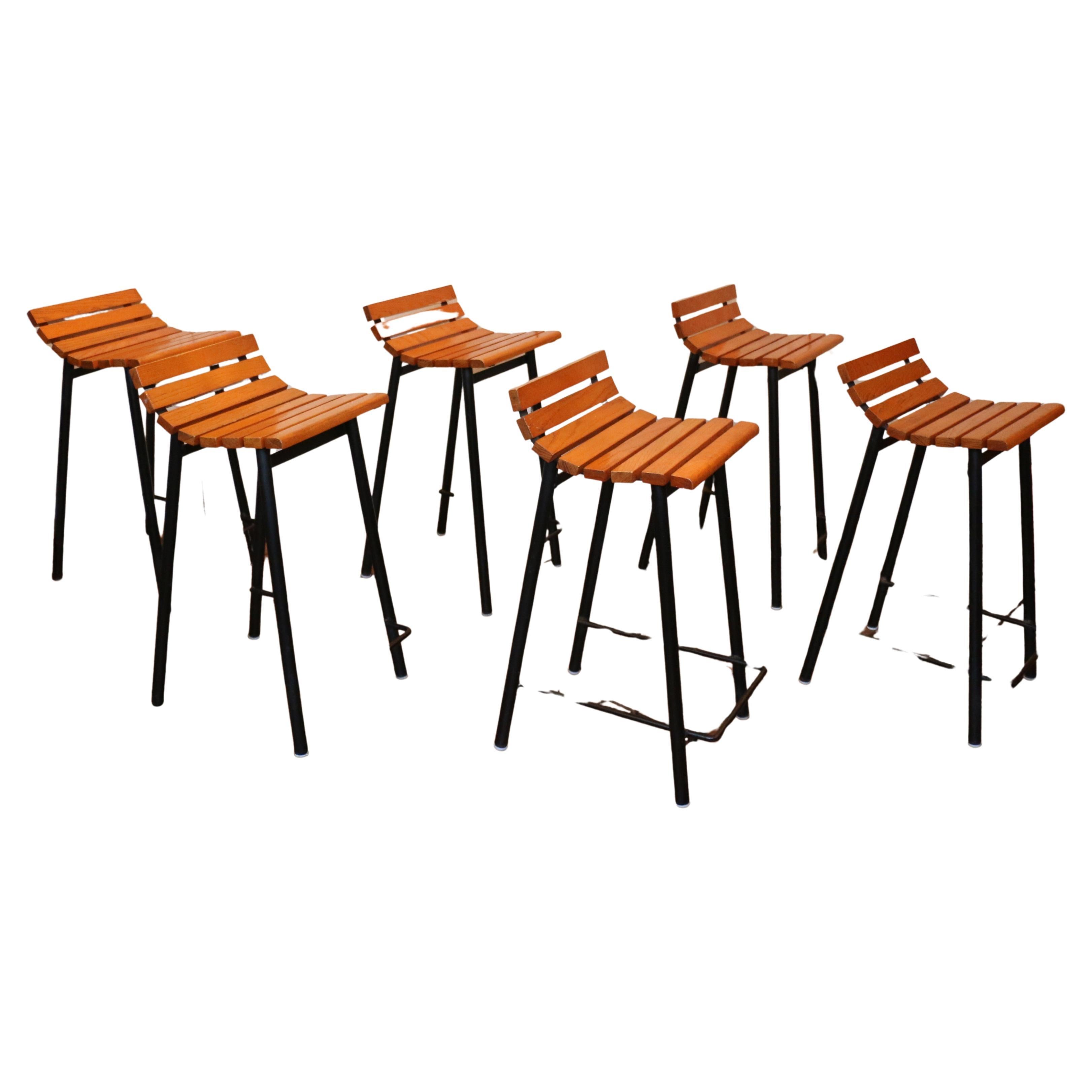 Set of Six Mid-Century Modern Oak 
Steel Bar Stools, 1960s im Angebot