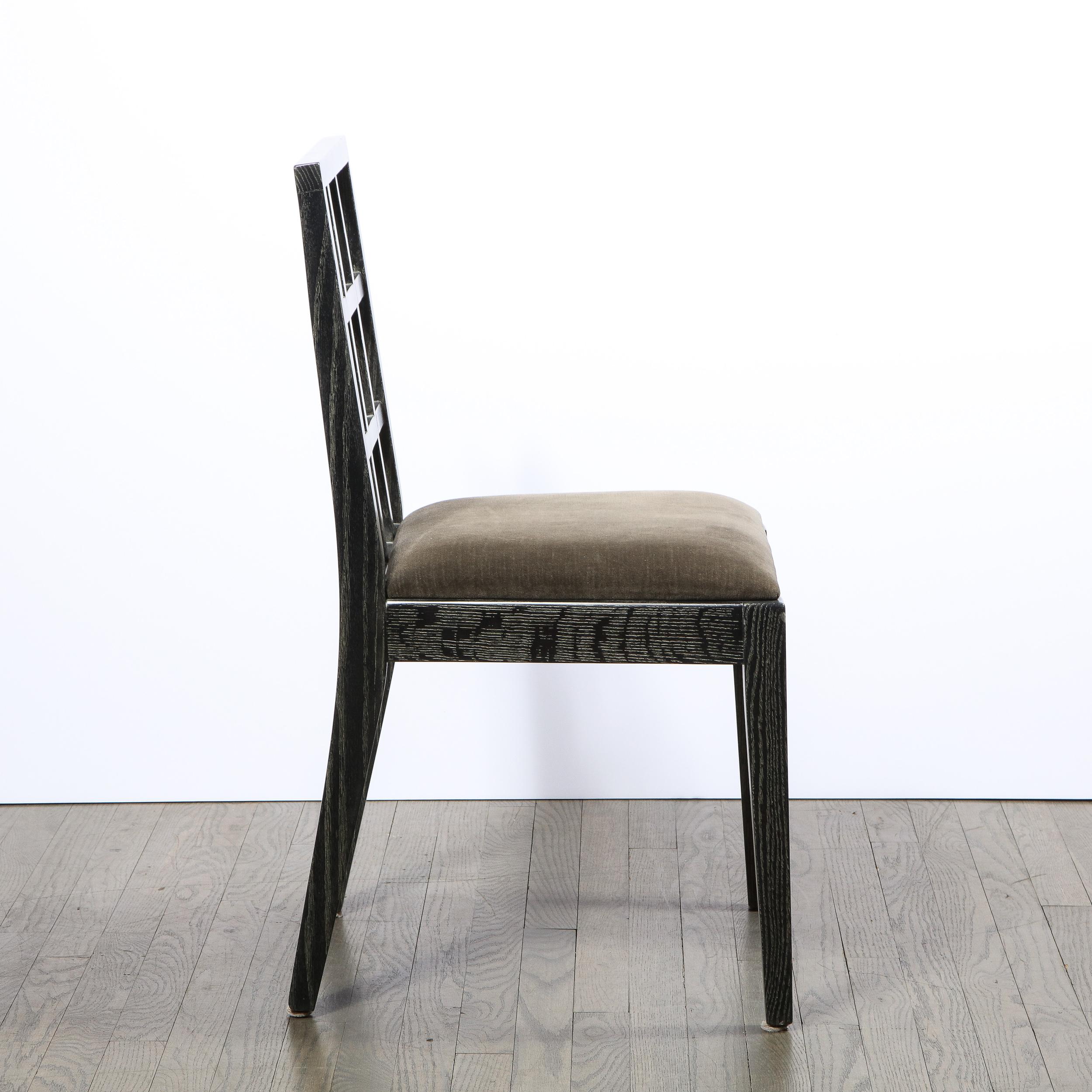 Velours Ensemble de six chaises de salle à manger en chêne cérusé argenté de style moderne du milieu du siècle dernier par Eugene Schoen en vente