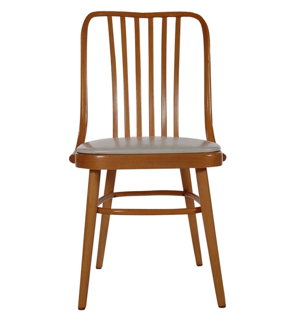 Set of Six Mid-Century Modern Spindle Back Dining Chairs in Maple after Thonet In Good Condition In Philadelphia, PA