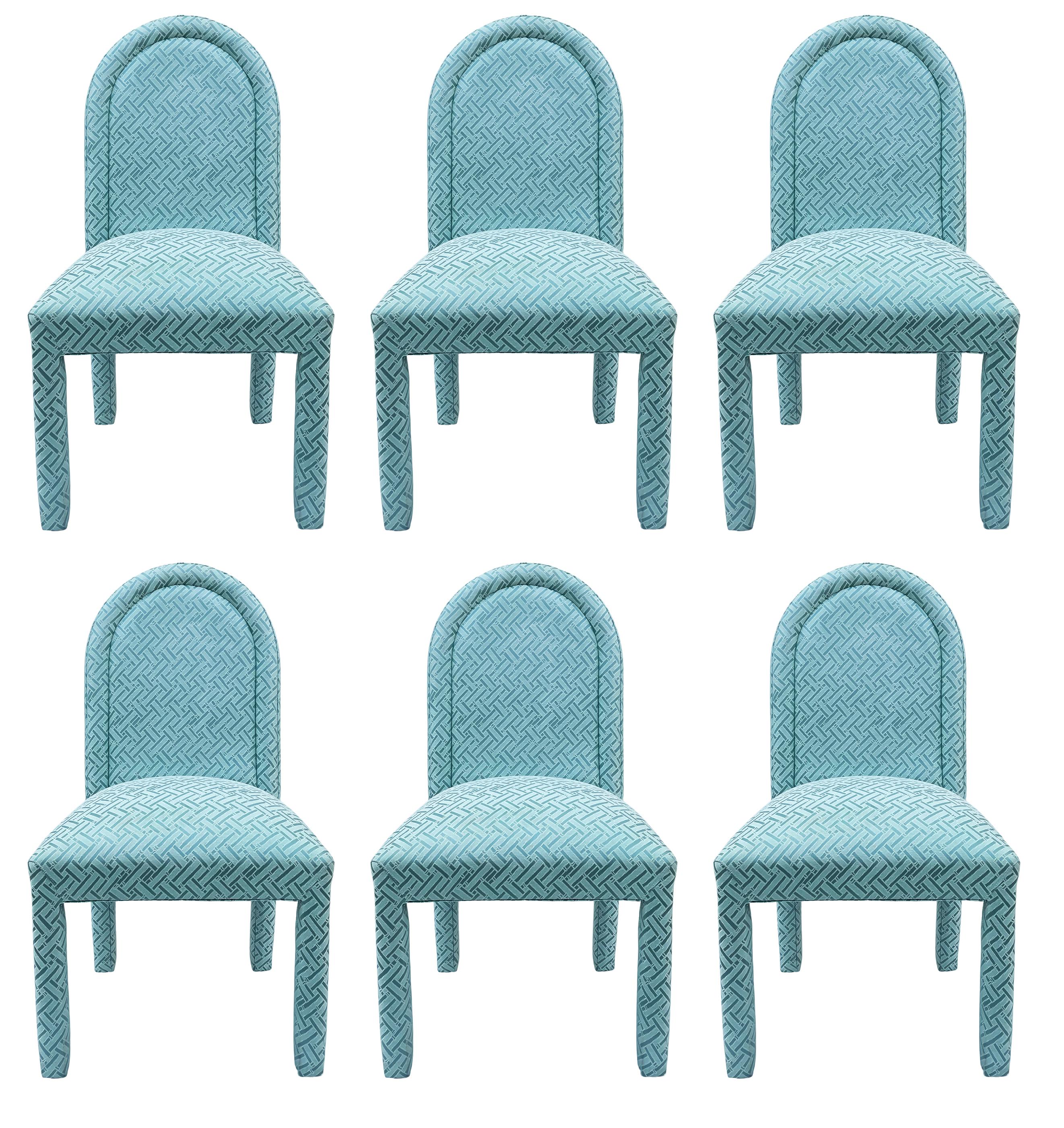 Set of Six Mid-Century Modern Upholstered Parsons Dining Chairs with Arch Backs In Good Condition For Sale In Philadelphia, PA