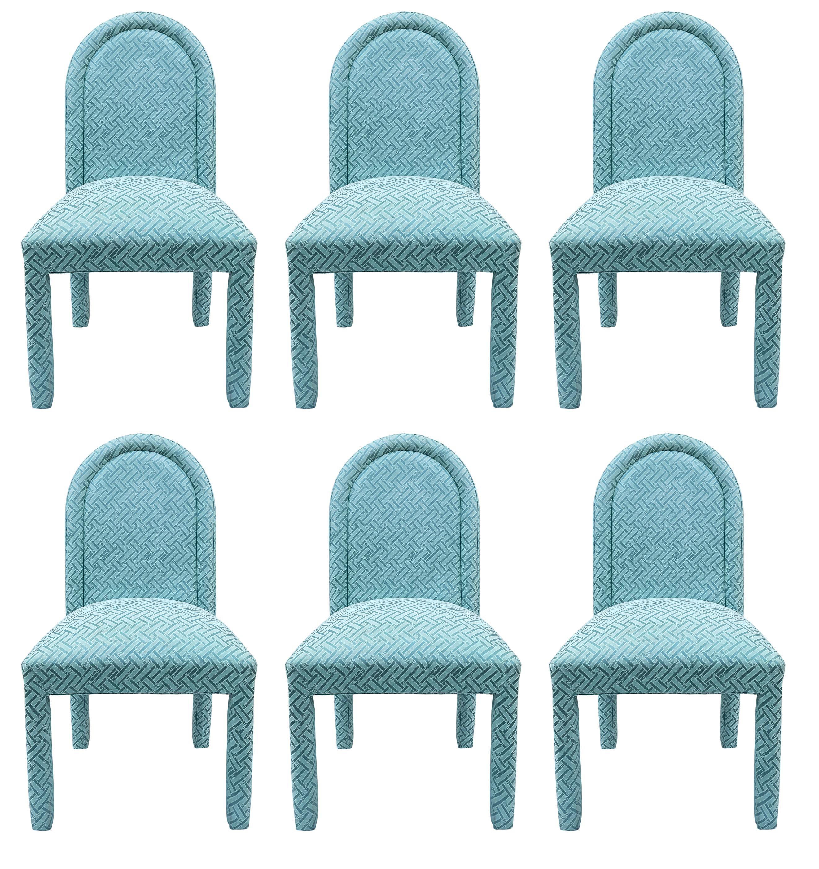 Set von sechs gepolsterten Parsons-Esszimmerstühlen mit Bogenrückenlehne, Moderne der Mitte des Jahrhunderts im Zustand „Gut“ im Angebot in Philadelphia, PA