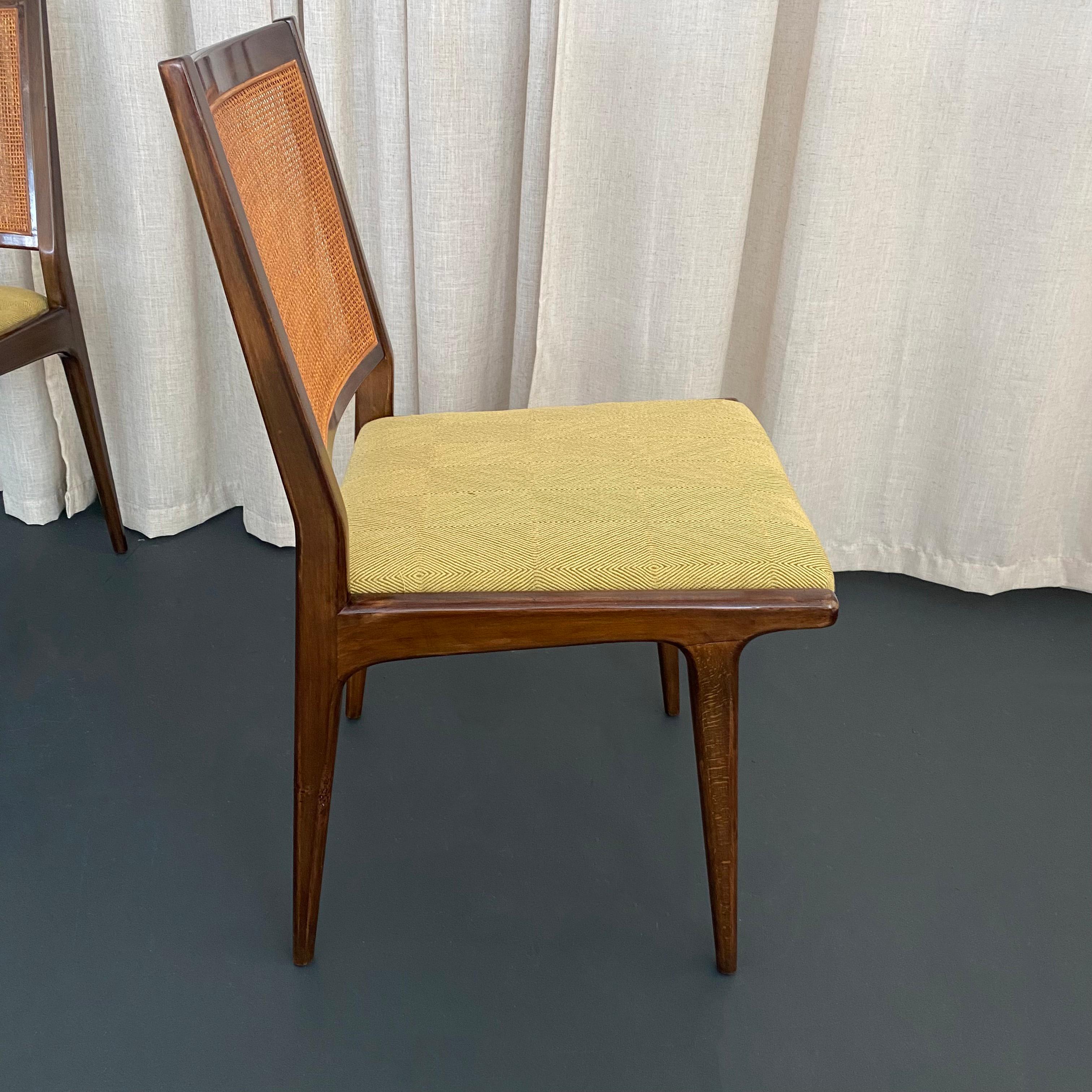 Ensemble de six chaises de salle à manger en noyer et en rotin de style moderne du milieu du siècle par DUX en vente 1