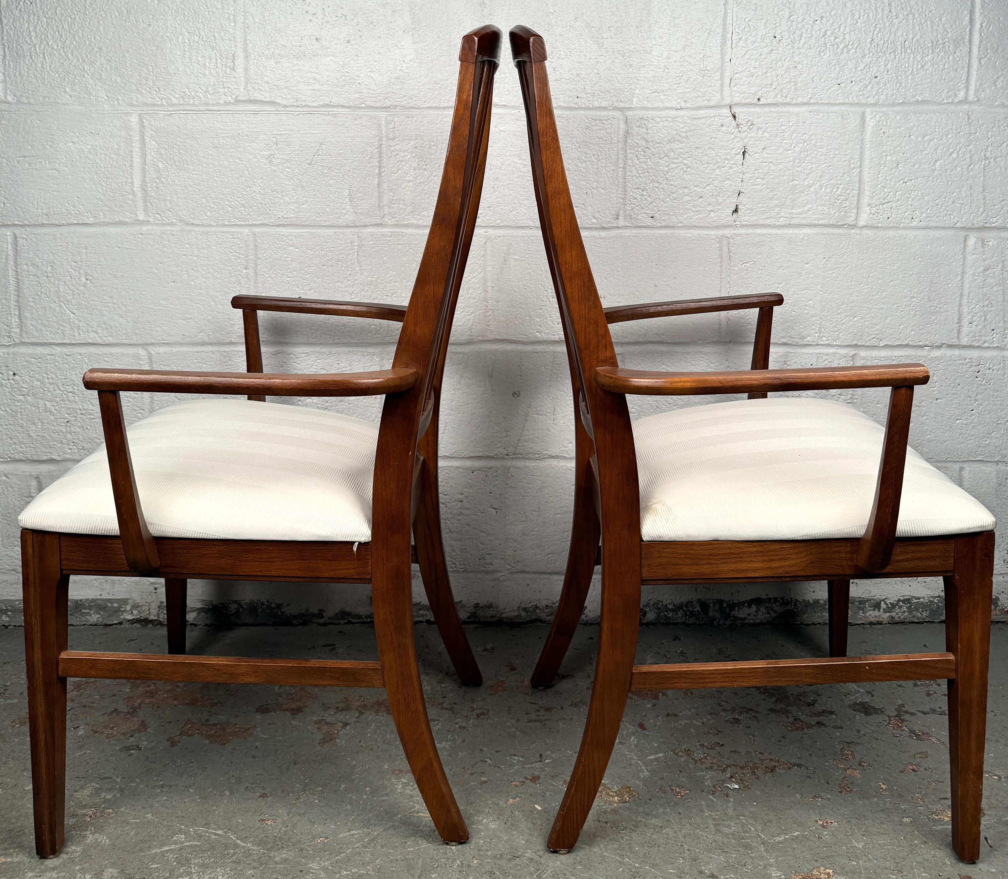 Set of Six Mid-Century Modern Walnut Dining Chairs For Sale 3