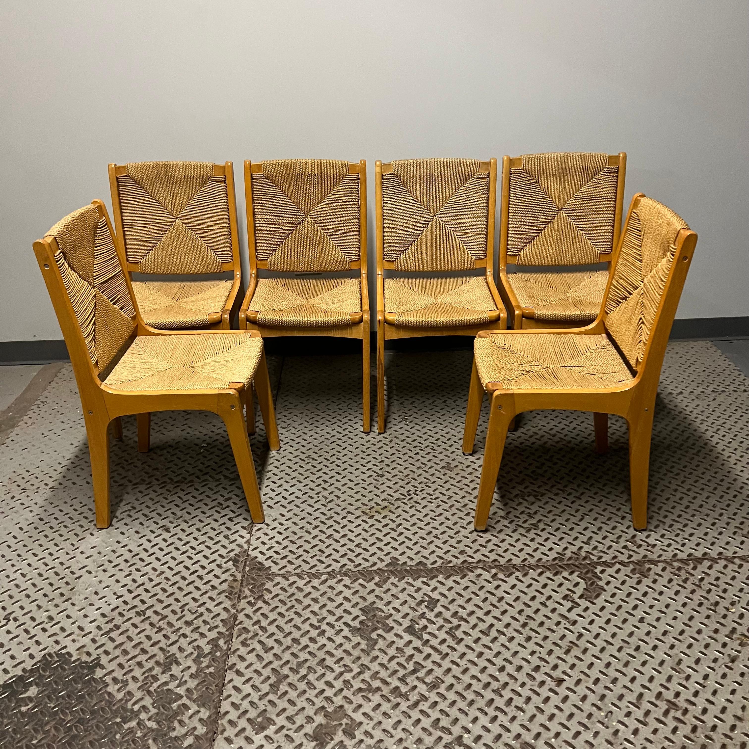 Set of Six Mid-Century Oak and Woven Rush Dining Chairs For Sale 1