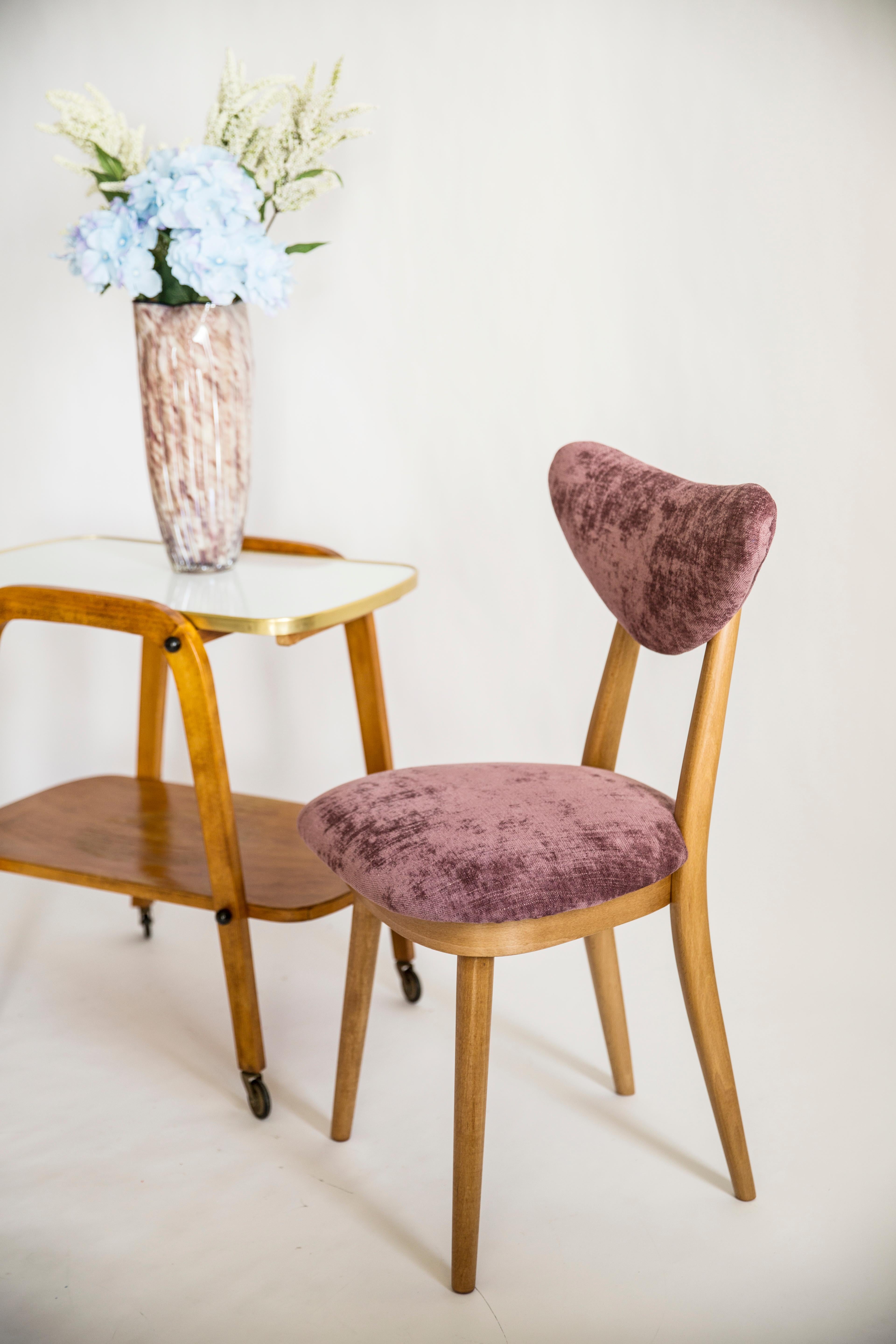 Set of Six Mid Century Plum Violet Velvet, Light Wood Heart Chairs, Europe, 1960 In Excellent Condition For Sale In 05-080 Hornowek, PL