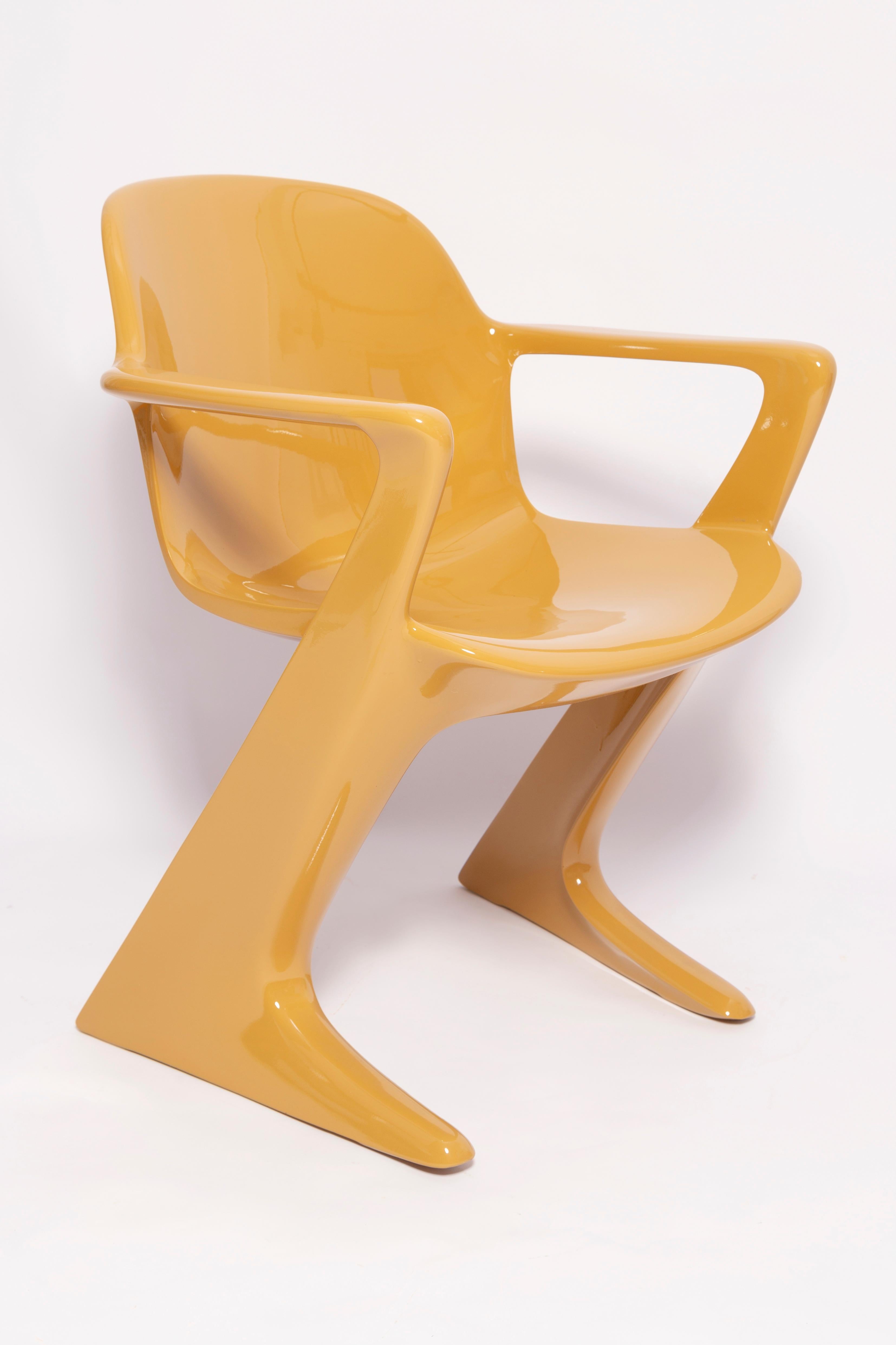 This model is called Z-chair. Designed in 1968 in the GDR by Ernst Moeckl and Siegfried Mehl, German Version of the Panton chair. Also called kangaroo chair or variopur chair. Produced in eastern Germany.

The z.stuhl, designed by Ernst Moeckl