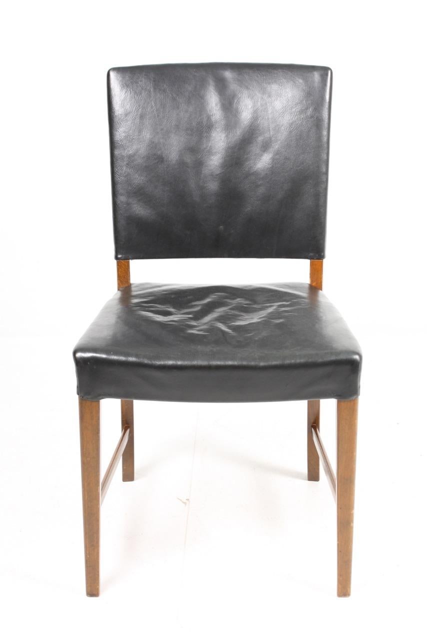 Scandinavian Modern Set of Six Midcentury Side Chairs in Patinated Leather, Made in Denmark For Sale