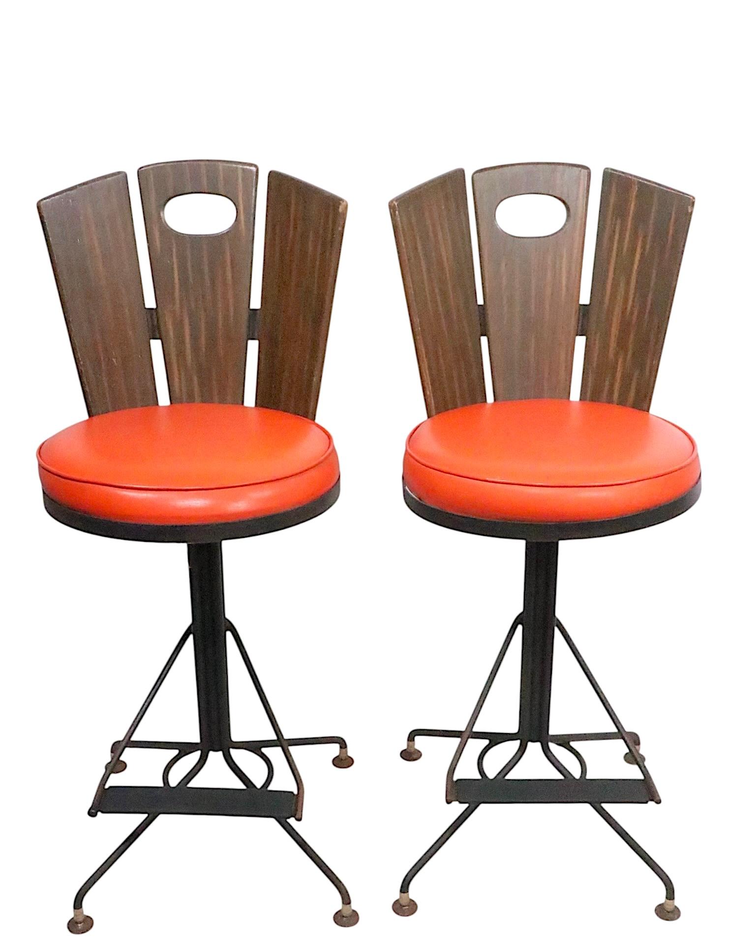 Set of Six Mid Century Swivel Bar Stools att. to Richard McCarthy circa 1960/70s For Sale 6