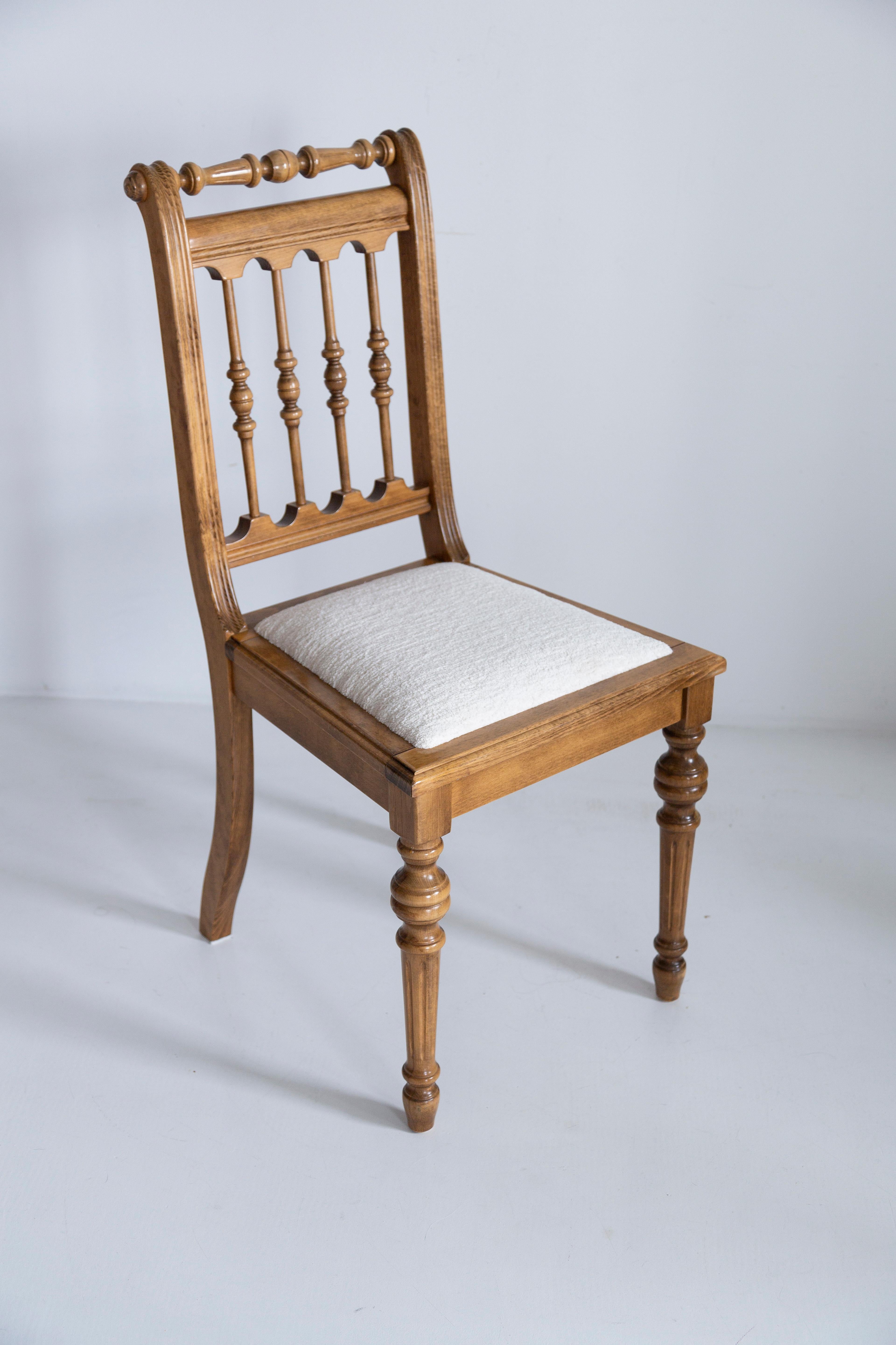 Mid-Century Modern Set of Six Mid Century Unique Chairs, White Chenille, Oak Wood, Europe, 1960s For Sale