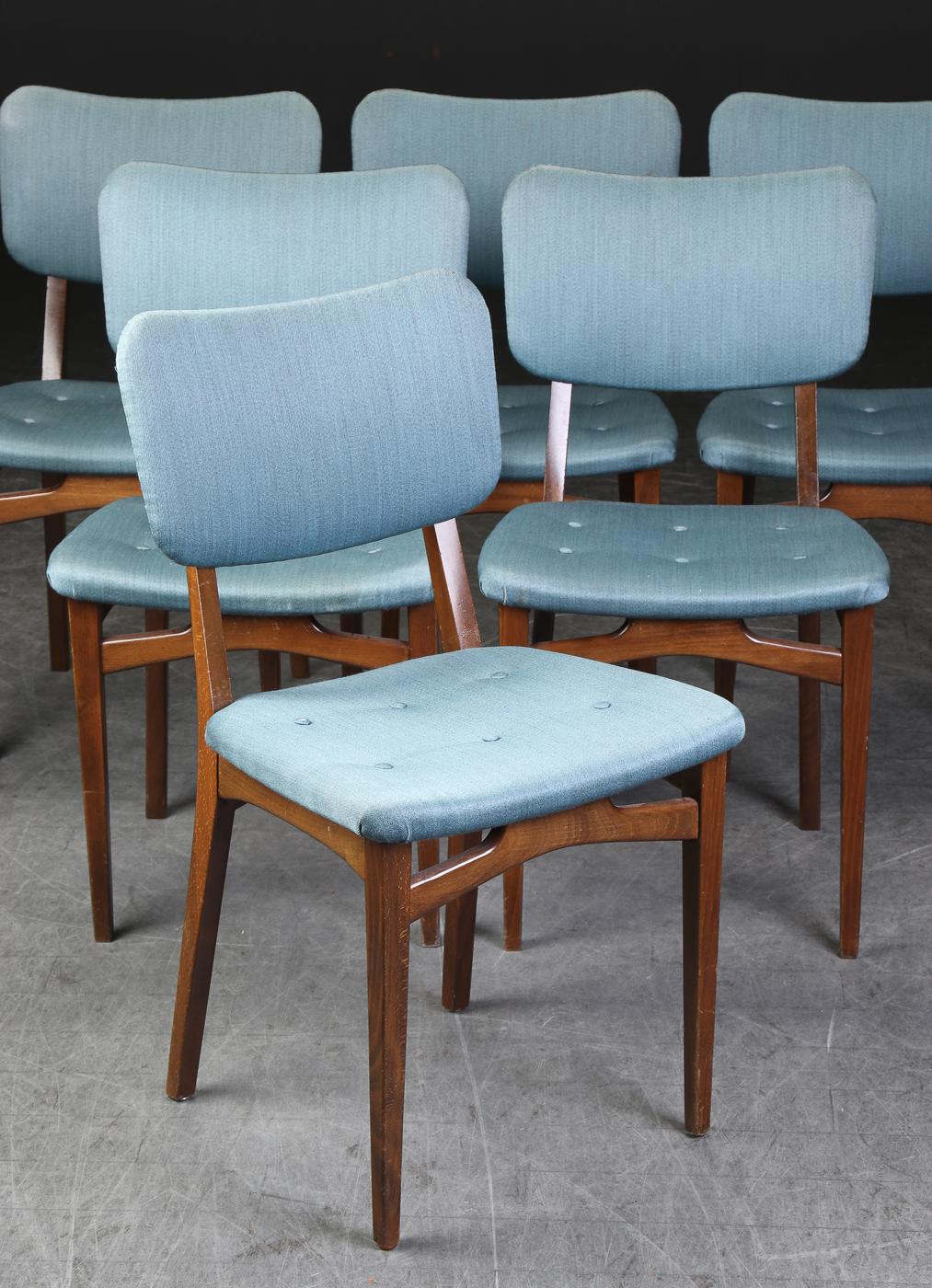 Beech frame, seat and back upholstered with a blue wool cover. Manufactured in Denmark by an unknown manufacturer in the late 1950s.
Good vintage condition.
 