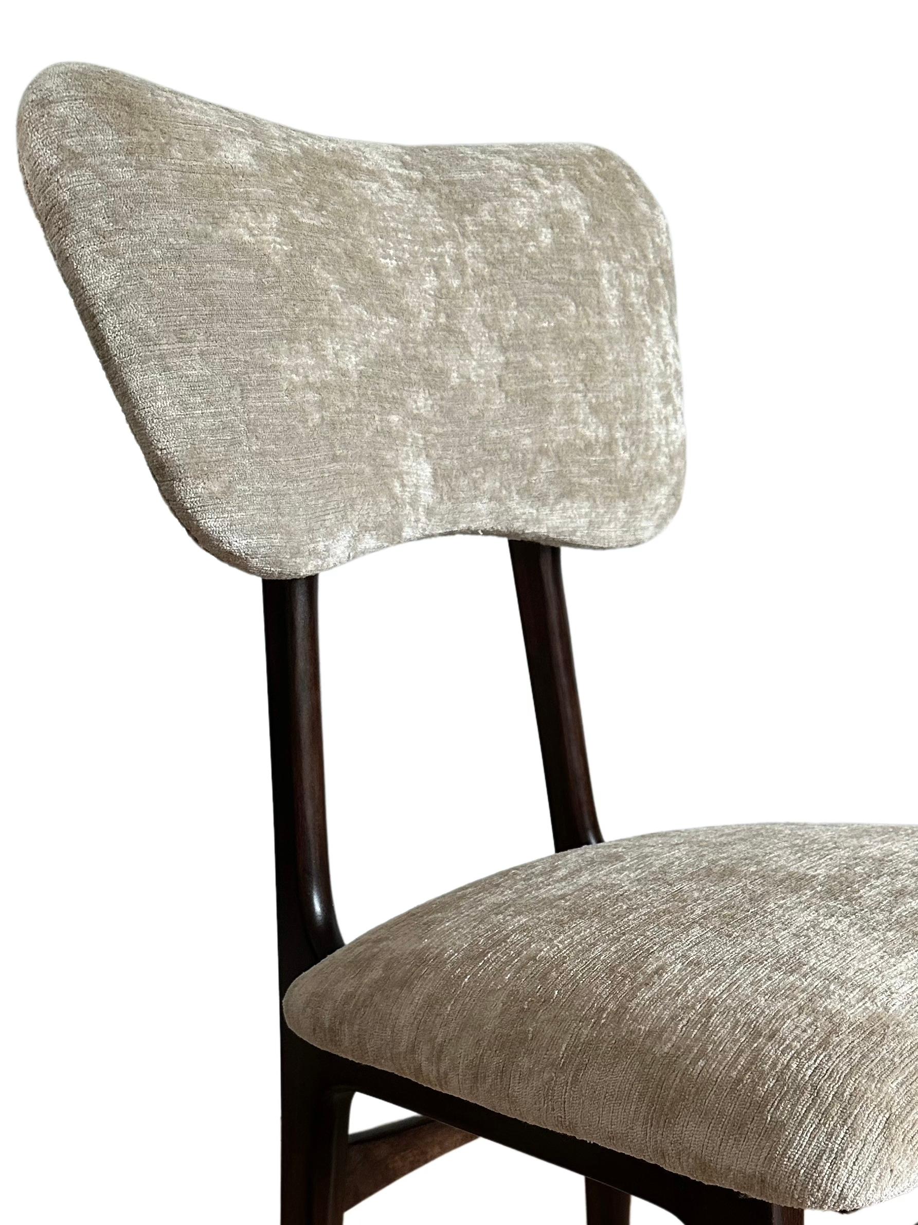 Polish Set of Six Midcentury Butterfly Dining Chairs, in Beige Velvet, Europe, 1960s For Sale